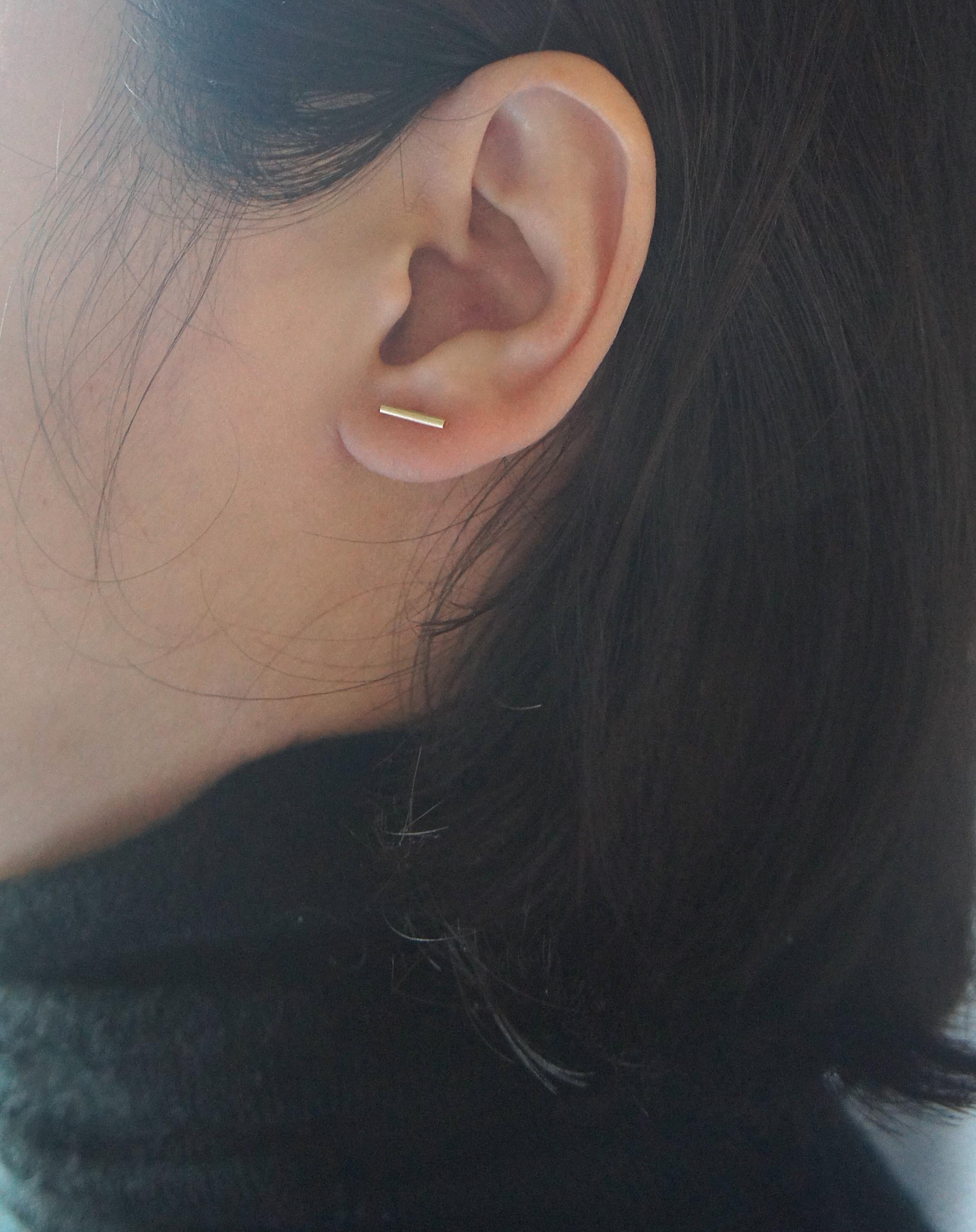 Ohrringe aus 18 Karat Gelbgold mit Röhrenstruktur (Kunsthandwerker*in) im Angebot