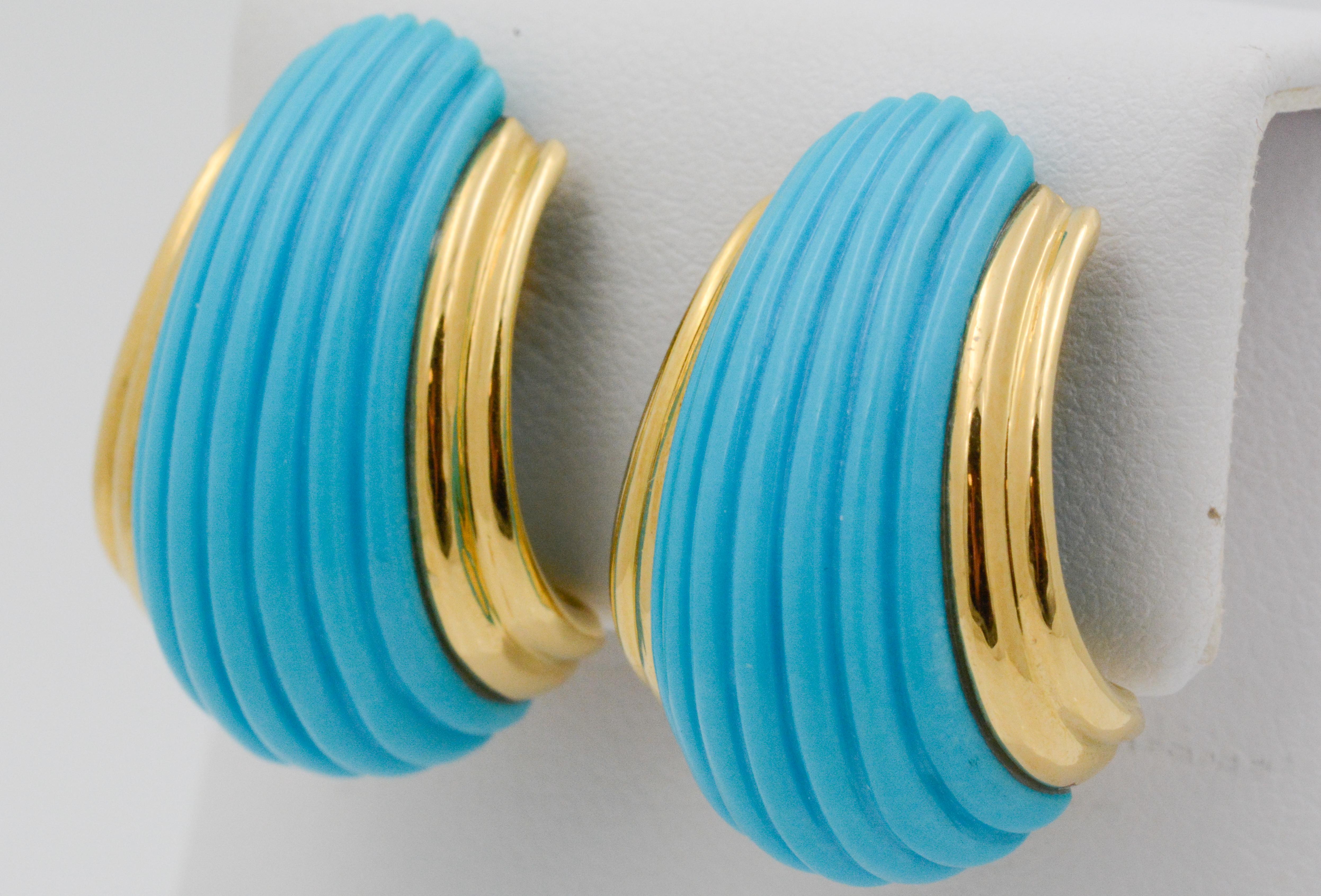 18 Karat Yellow Gold Turquoise Contemporary Clip-On Earrings In Excellent Condition In Dallas, TX