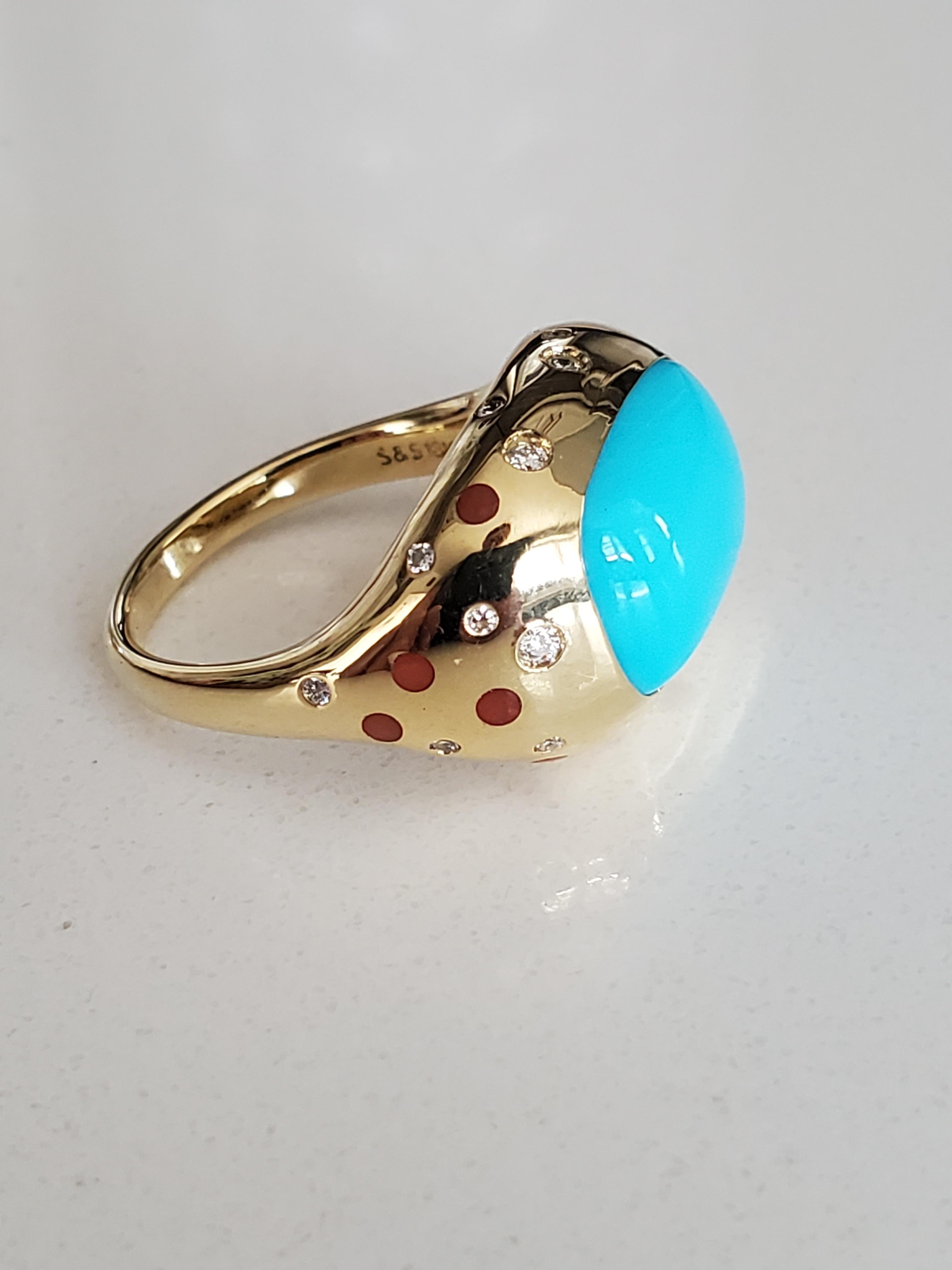 Anillo de cóctel Riviera de oro amarillo de 18 quilates con turquesa, coral y diamantes Contemporáneo en venta