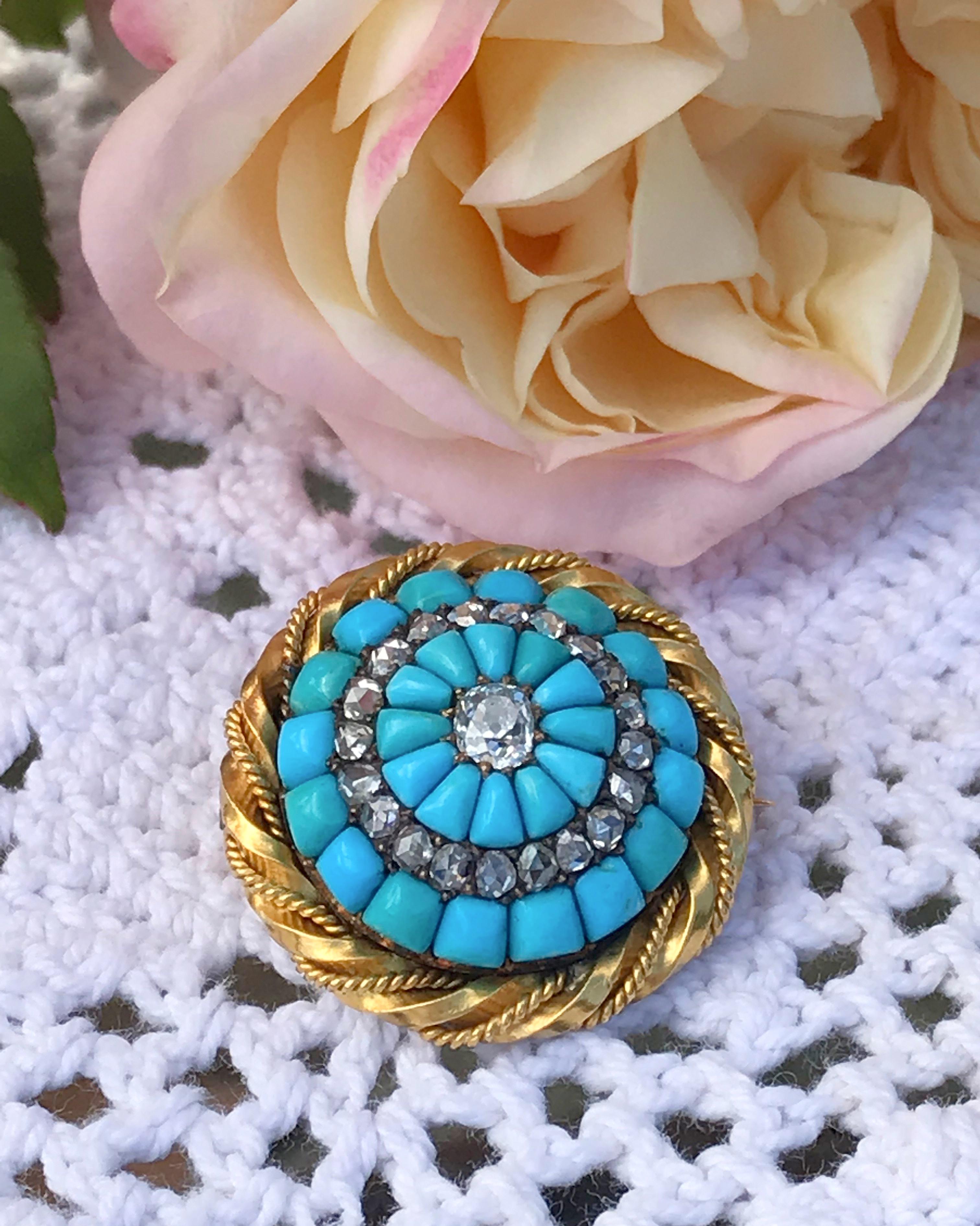 Women's 18 Karat Yellow Gold Turquoise and Diamond Set Brooch For Sale