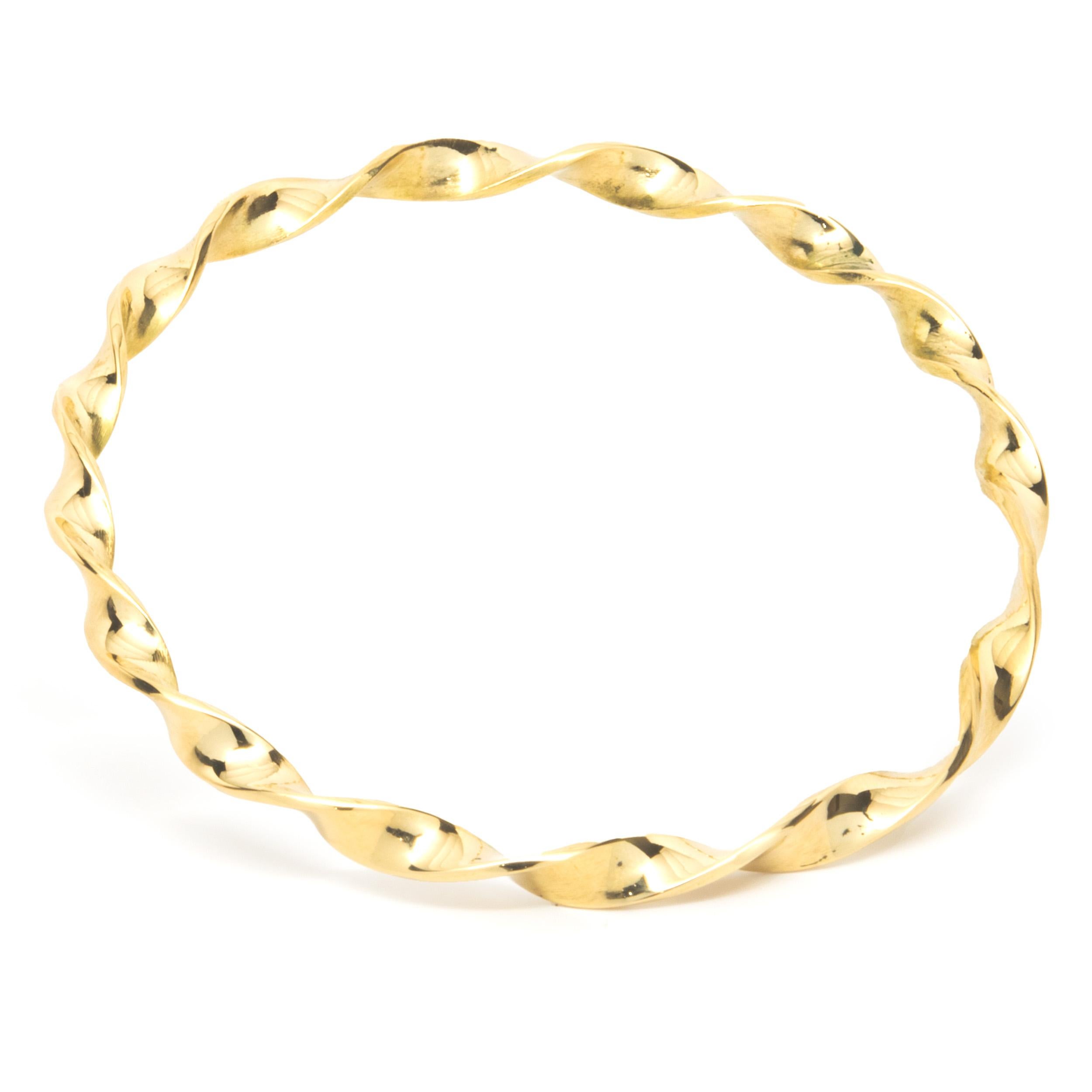 MATERIAL: 18K Gelbgold
Abmessungen: Das Armband passt an ein Handgelenk von bis zu 7 Zoll
Gewicht: 18,71 Gramm