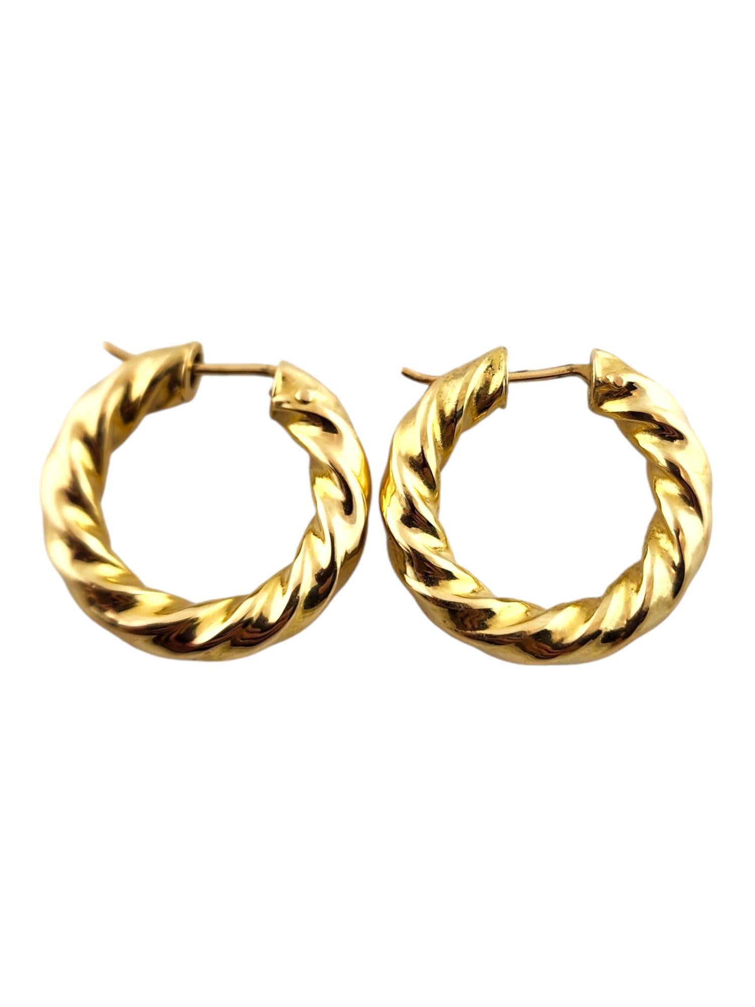 18 Karat Yellow Gold Twisted Hoop Earrings #18486 In Good Condition For Sale In Washington Depot, CT