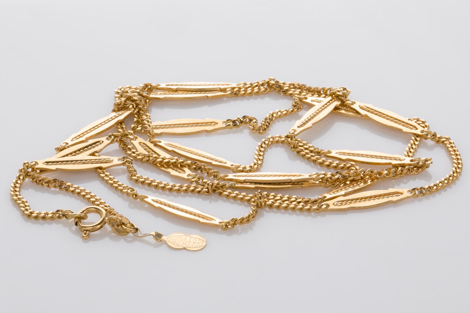 Women's 18 Karat Yellow Gold UNO-A-ERRE Fancy Link Chain For Sale