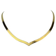 18 Karat Yellow Gold V Shaped Herringbone Link Chain Necklace