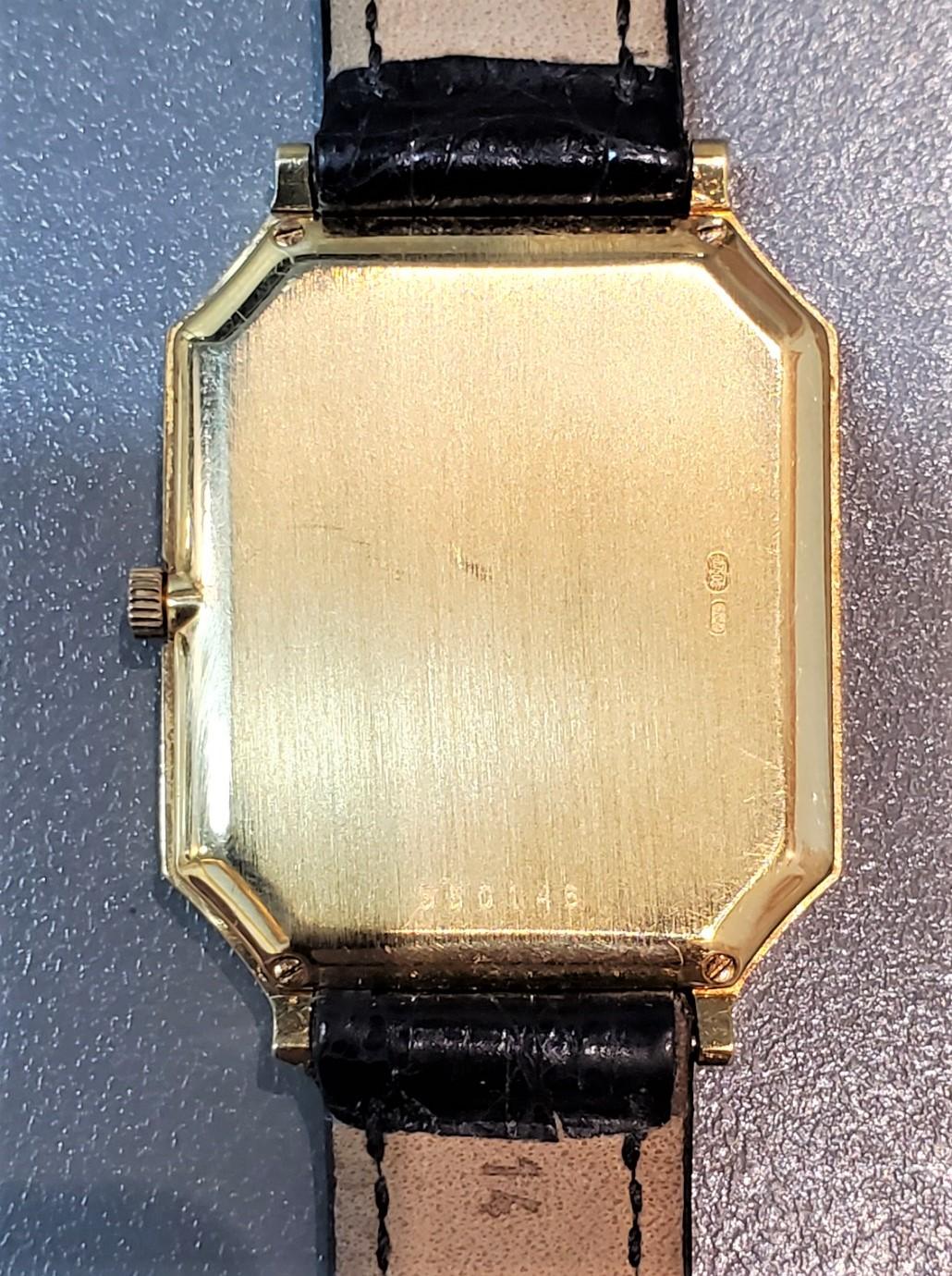 Women's or Men's 18 Karat Yellow Gold Vacheron Constantin Watch 33071 Ultra Thin Octagon Case