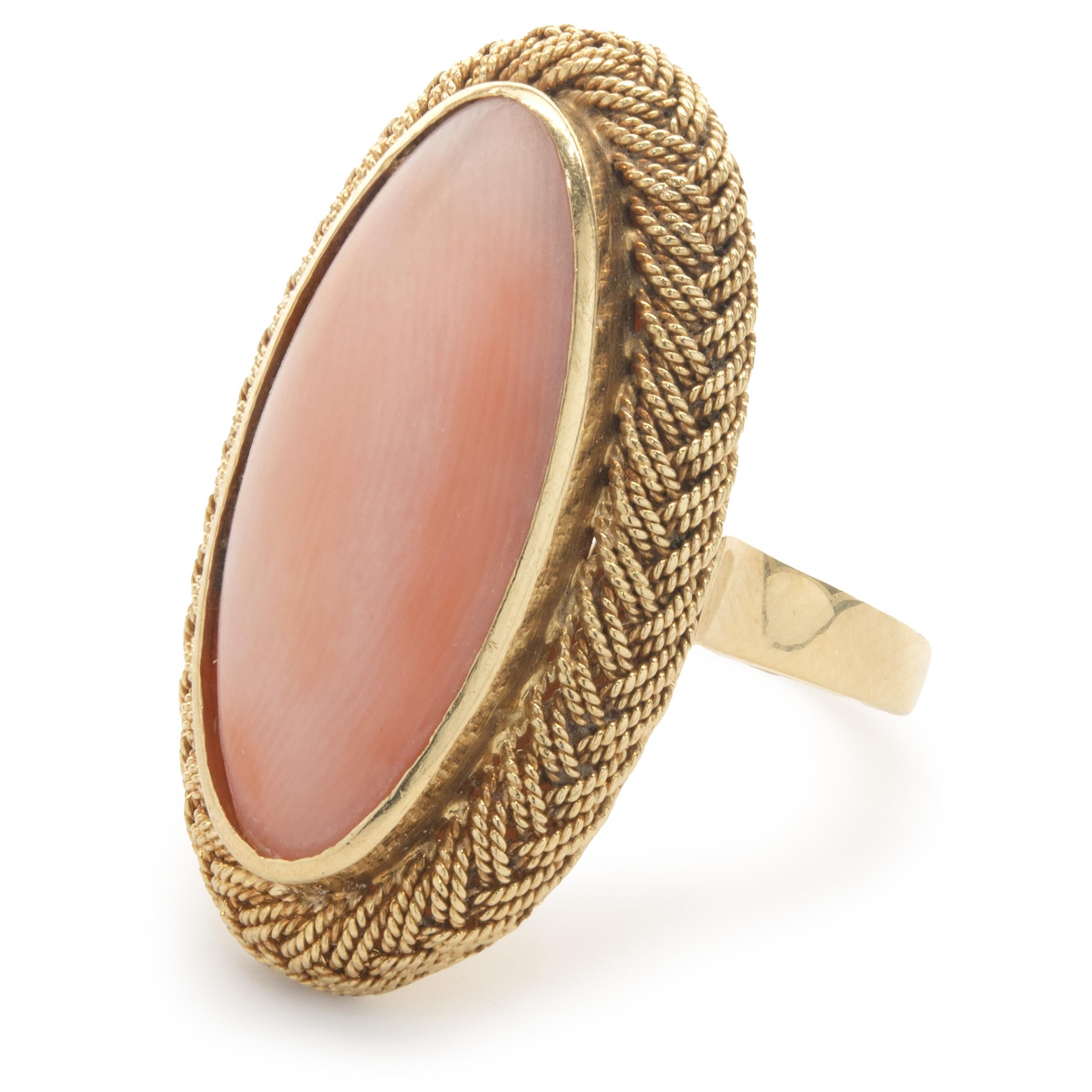 18 Karat Gelbgold Vintage Korallenring mit Engelshaut (Ovalschliff)