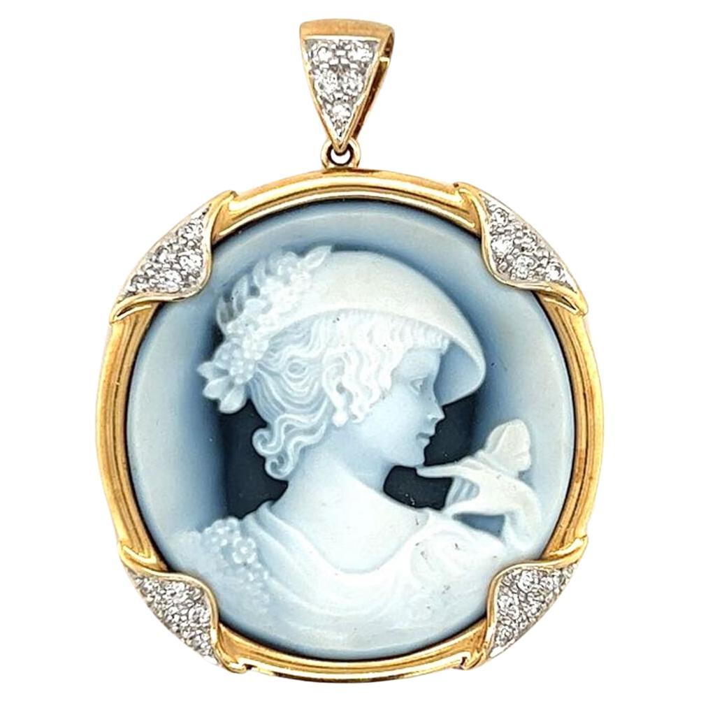 18 Karat Gelbgold Vintage Blauer Achat Kamee mit Diamant-Akzenten Anhänger