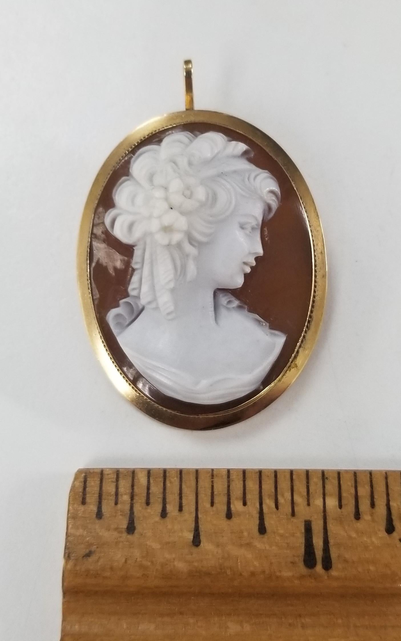 18 Karat Yellow Gold Vintage Cameo Pin and Pendant For Sale 2