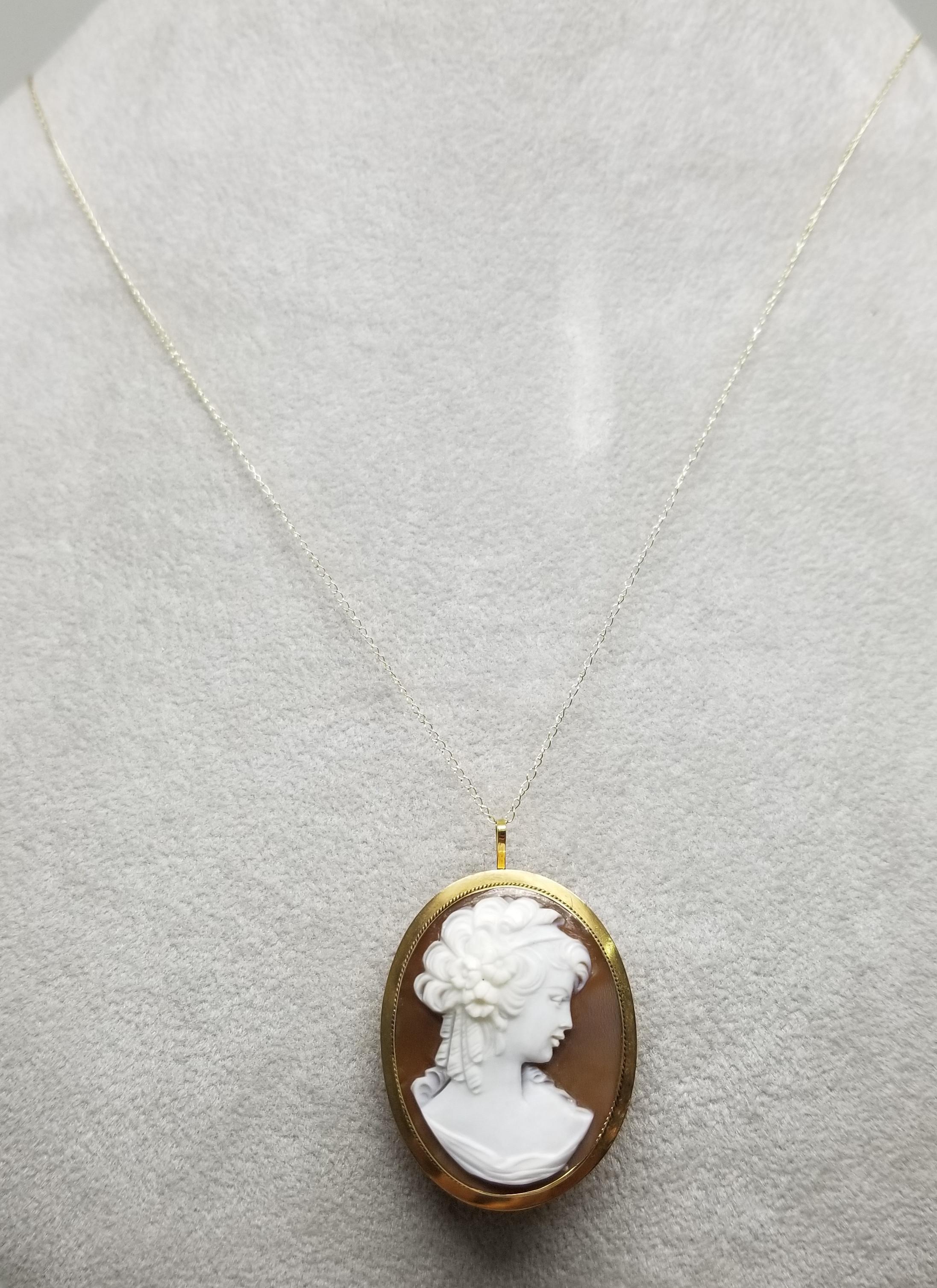 18 Karat Yellow Gold Vintage Cameo Pin and Pendant For Sale 3