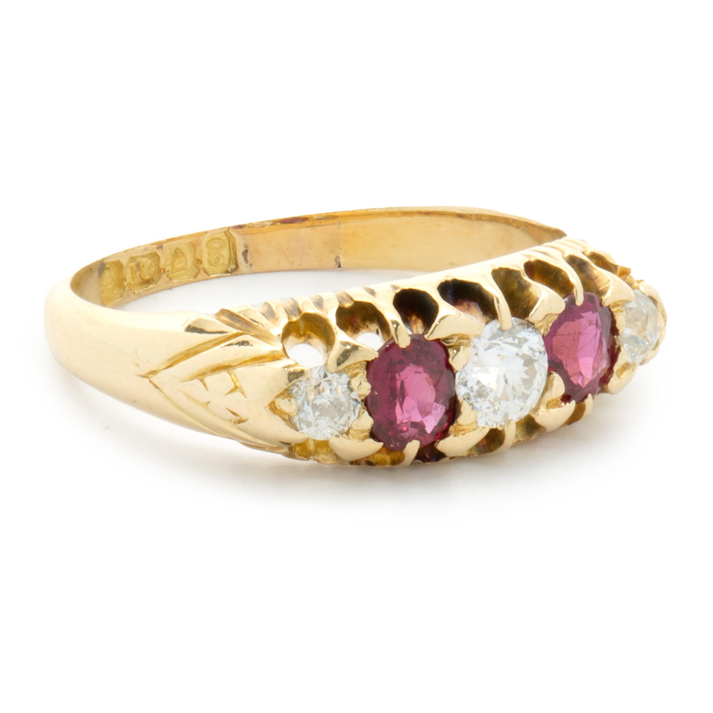 Round Cut 18 Karat Yellow Gold Vintage Diamond and ruby Ring For Sale