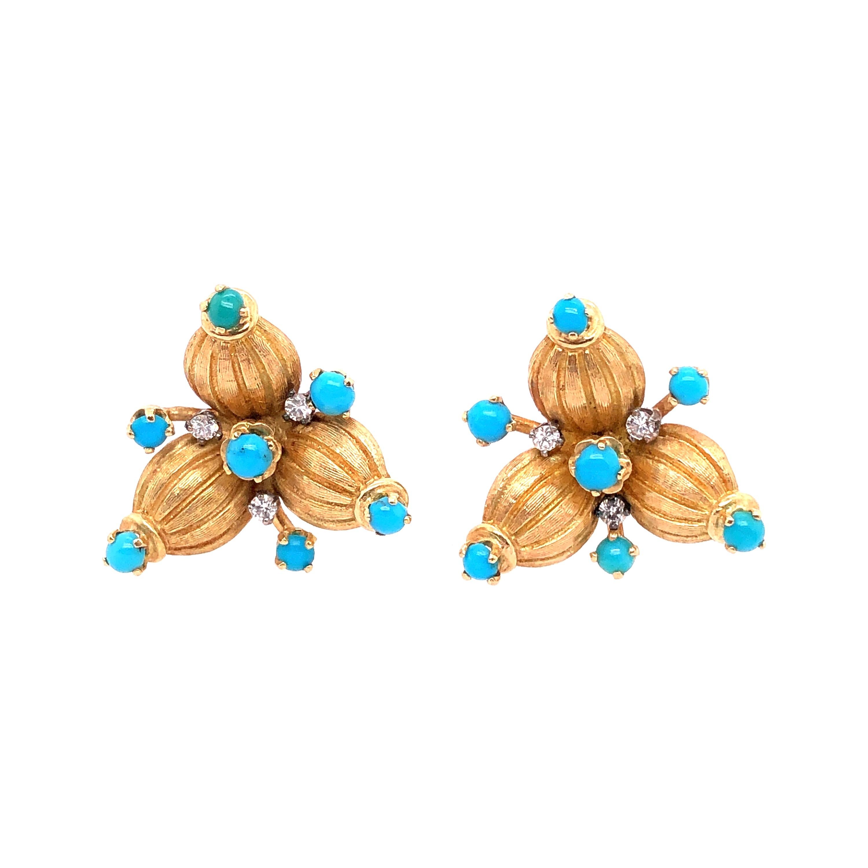 18 Karat Yellow Gold Vintage Earrings with Round Diamonds and Turquoise For Sale