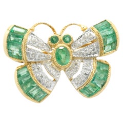 18 Karat Yellow Gold Vintage Emerald and Diamond Butterfly Pin
