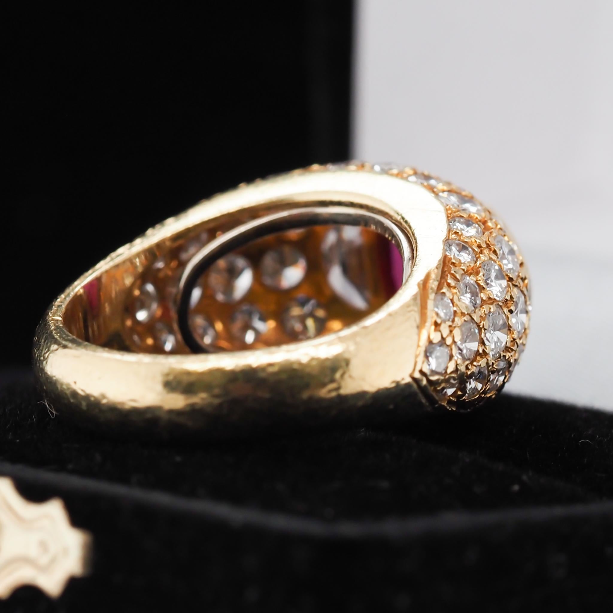 18 Karat Gelbgold Vintage FOUGERAY Rubin- und Diamantring mit GIA für Damen oder Herren im Angebot
