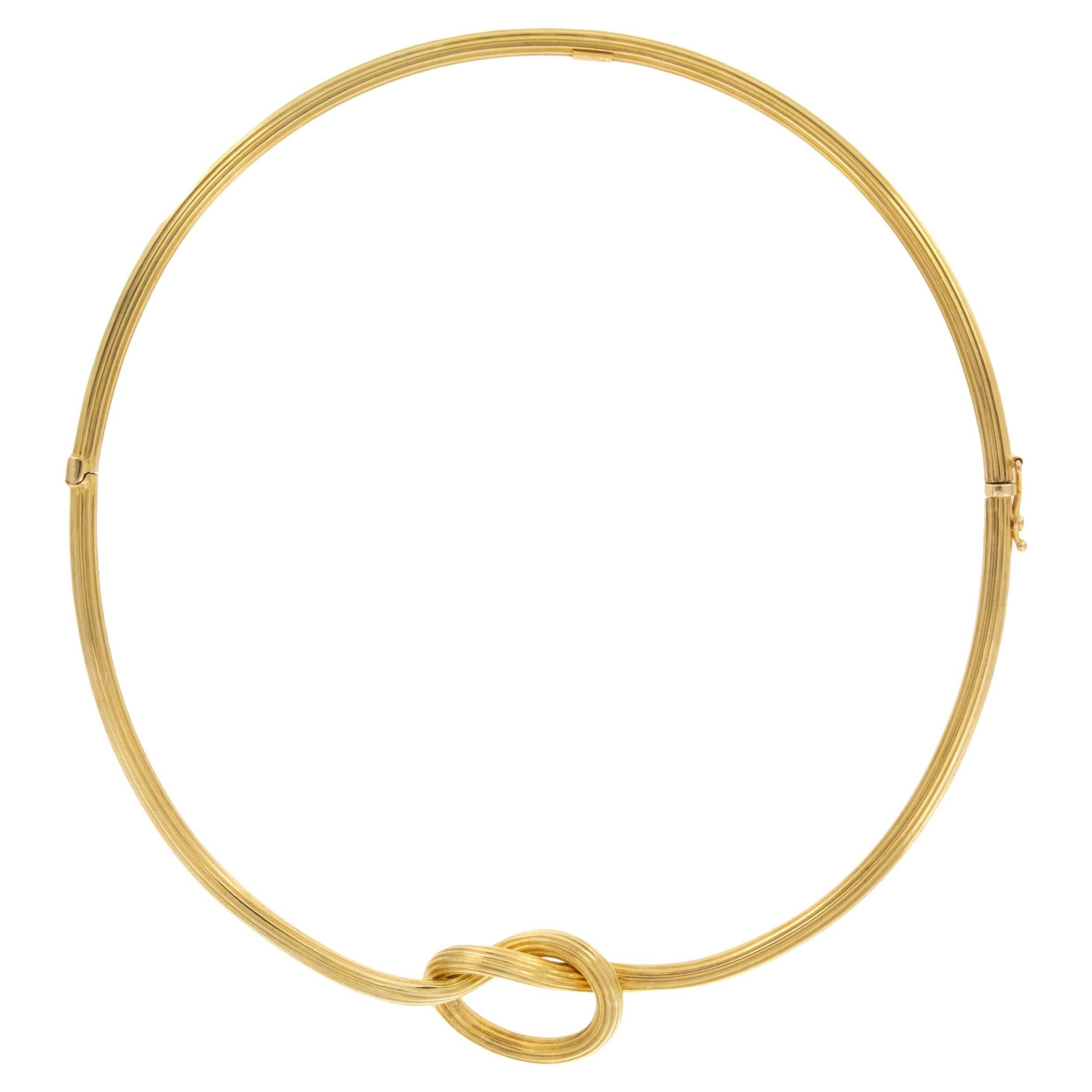 18 Karat Gelbgold Vintage Ilias Lalalounis Unendlichkeitsknoten-Halskette  im Angebot