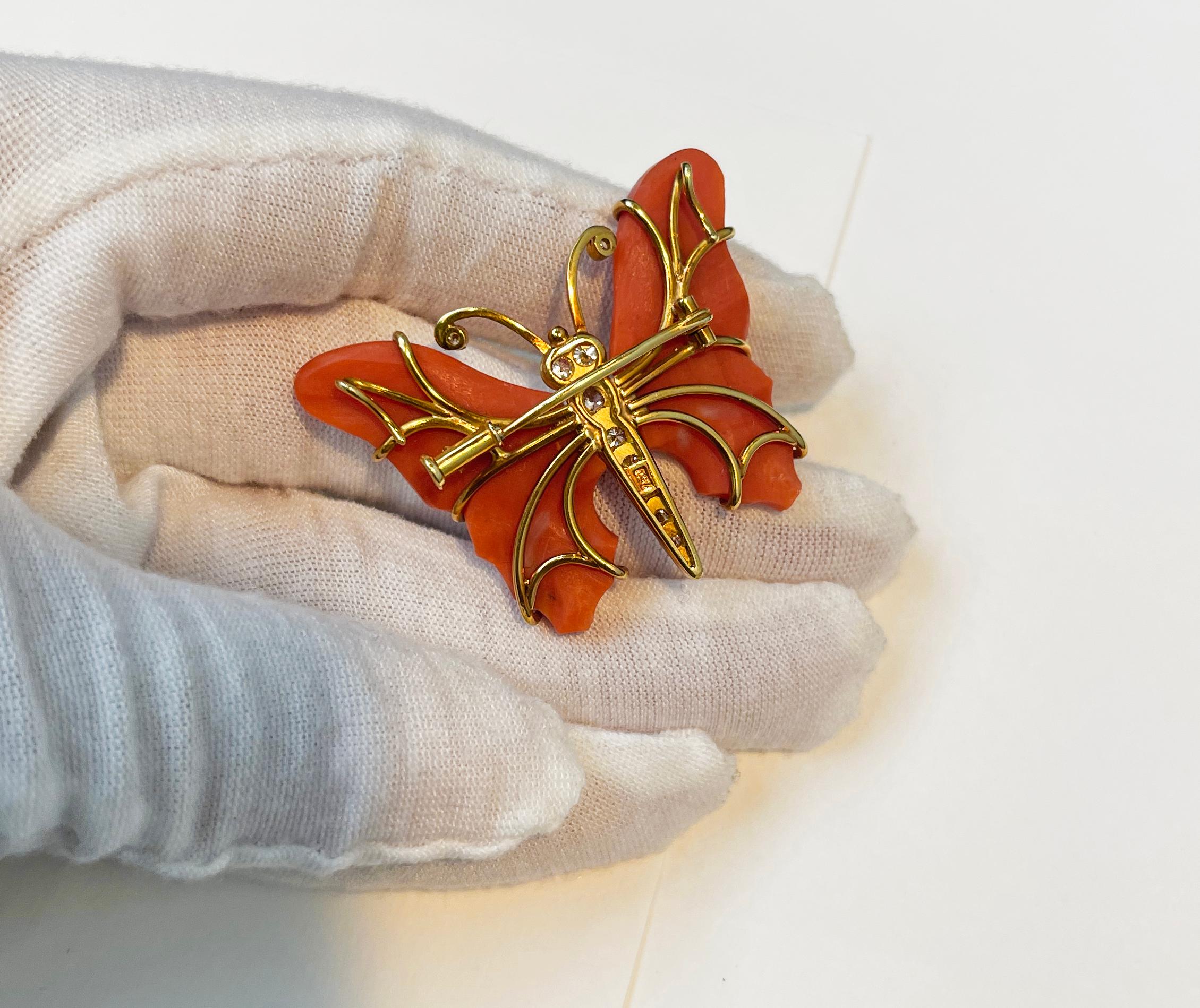 18 Karat Yellow Gold Vintage Mediterranean Coral Butterfly Brooch For Sale 3