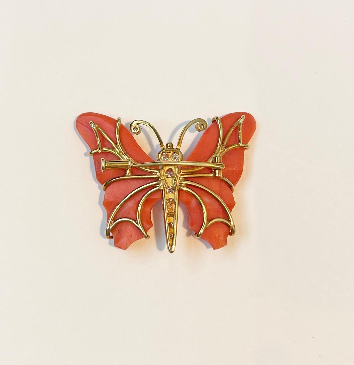 18 Karat Yellow Gold Vintage Mediterranean Coral Butterfly Brooch For Sale 4