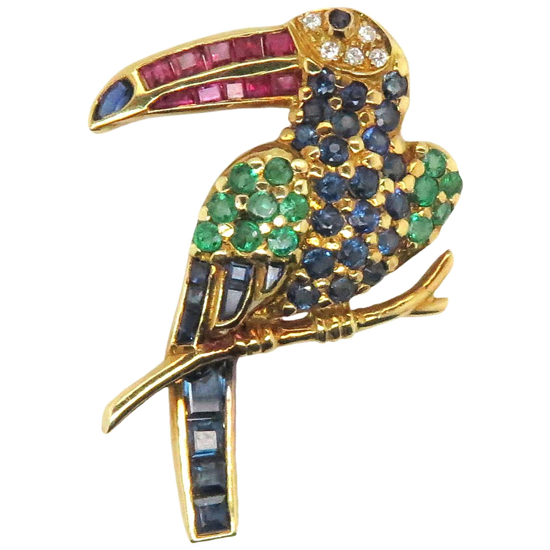 18 Karat Yellow Gold Vintage Multicolored Toucan Bird Brooch For Sale