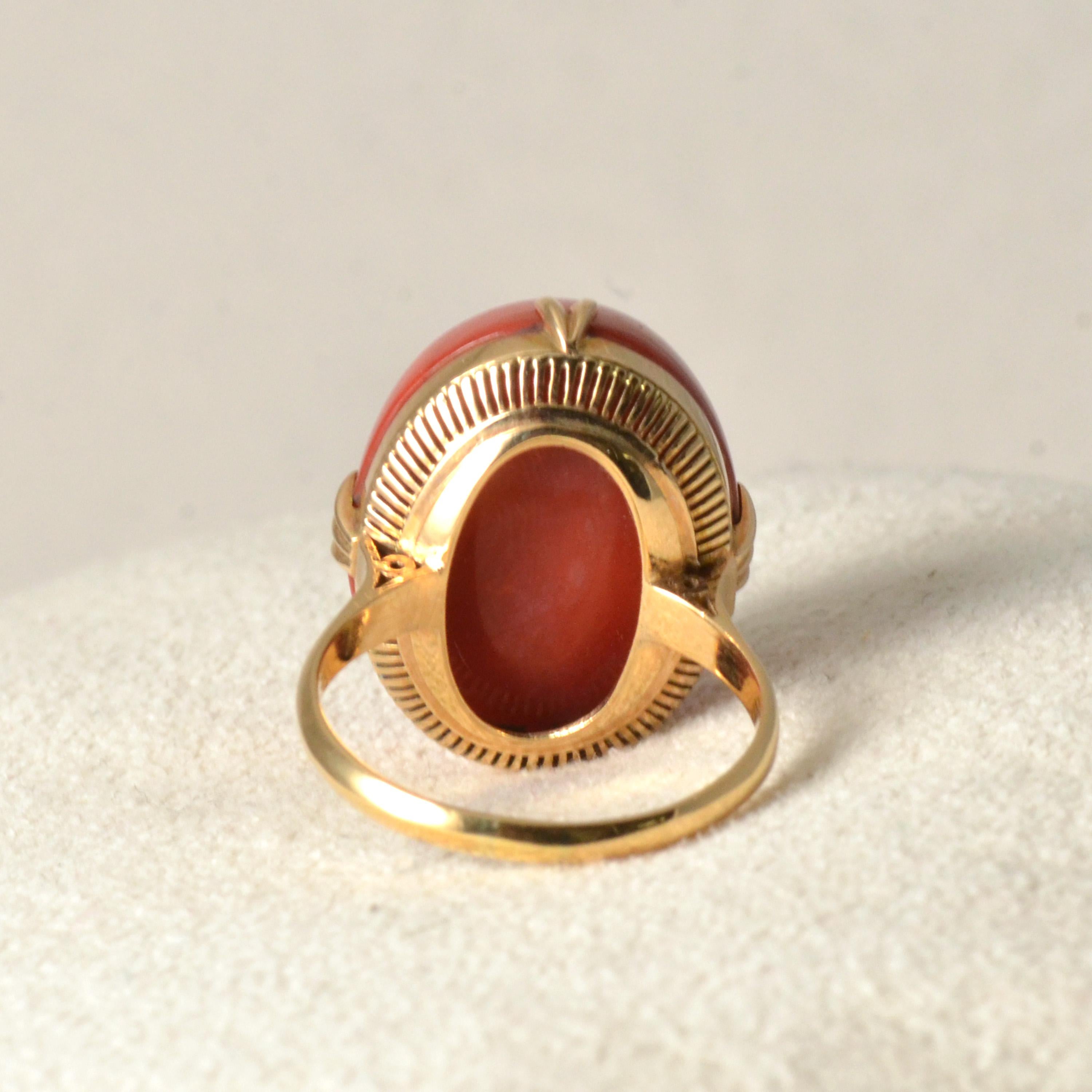 18 Karat Yellow Gold Vintage Japanese Red Coral Oval Ring For Sale at ...