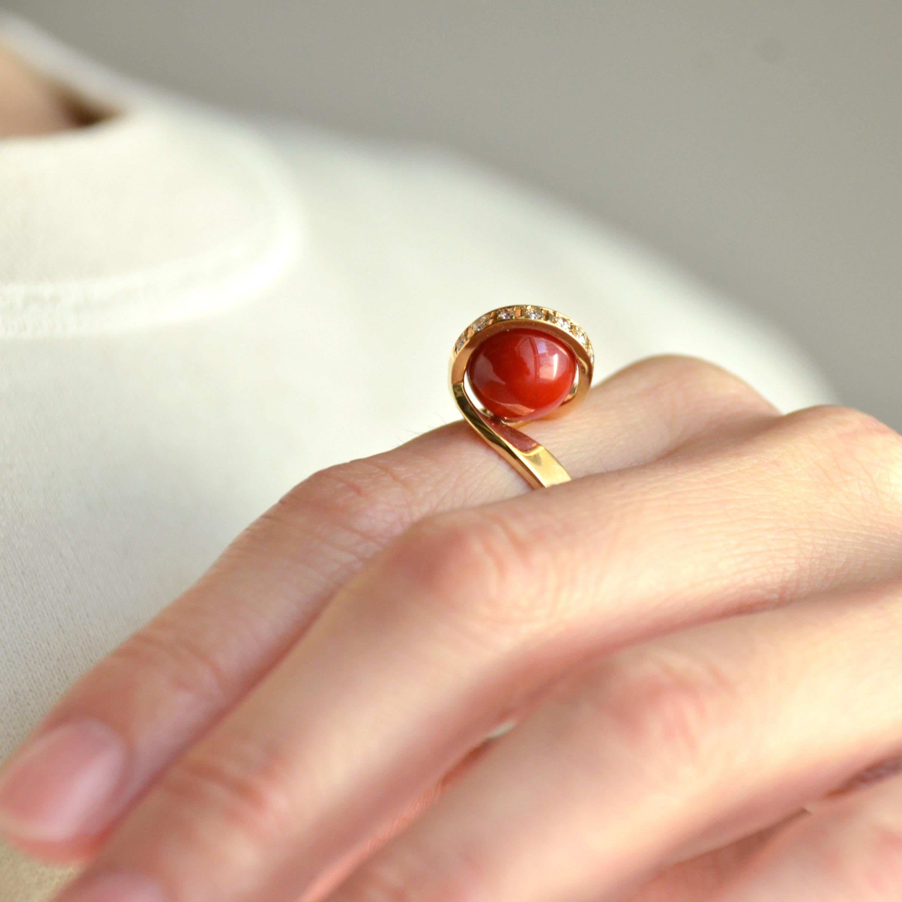 18 Karat Yellow Gold Vintage Oxblood Coral Ring with Diamonds For Sale 5