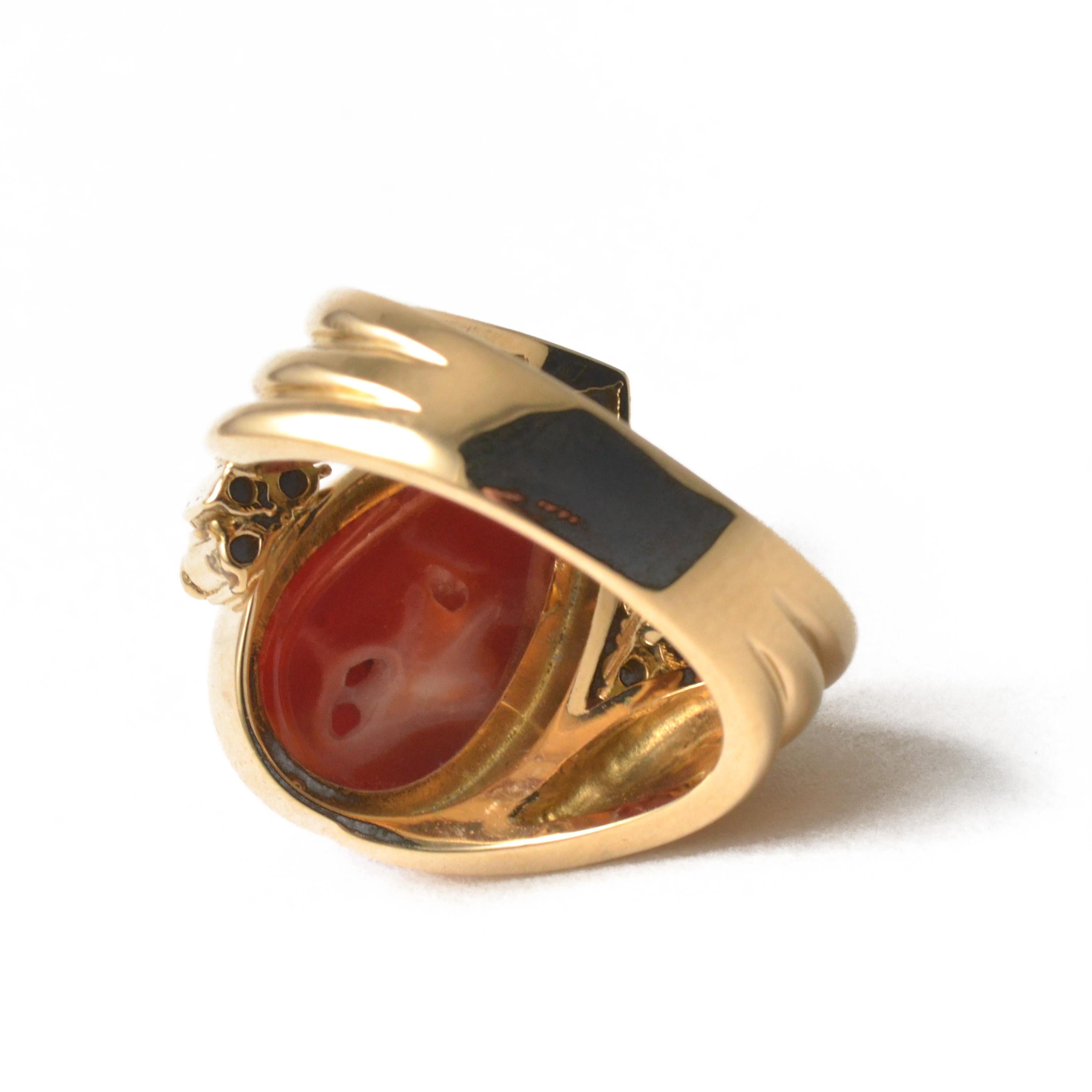 18 Karat Yellow Gold Vintage Pear Shape Oxblood Coral Ring In Excellent Condition For Sale In Tokyo, JP
