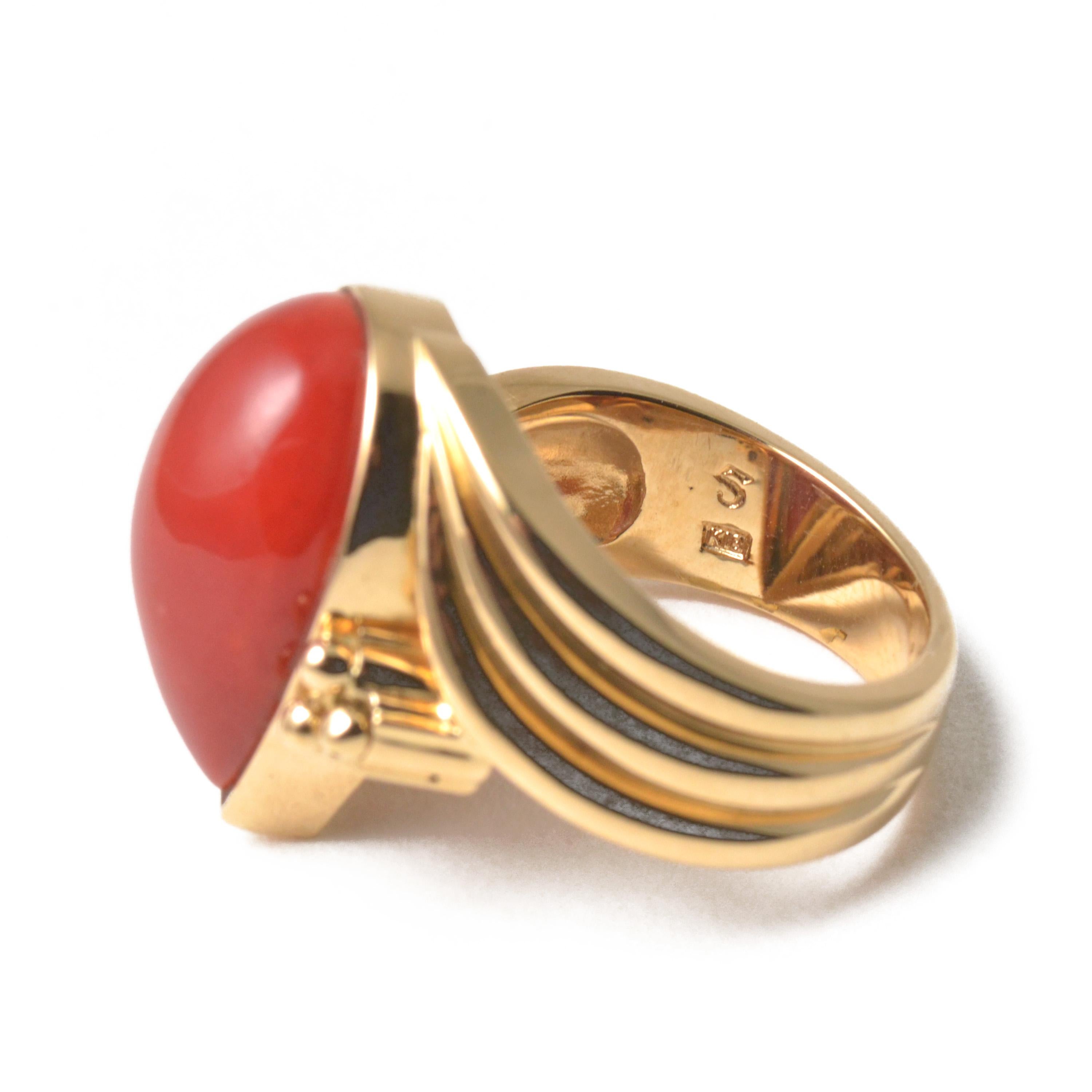 Women's 18 Karat Yellow Gold Vintage Pear Shape Oxblood Coral Ring For Sale