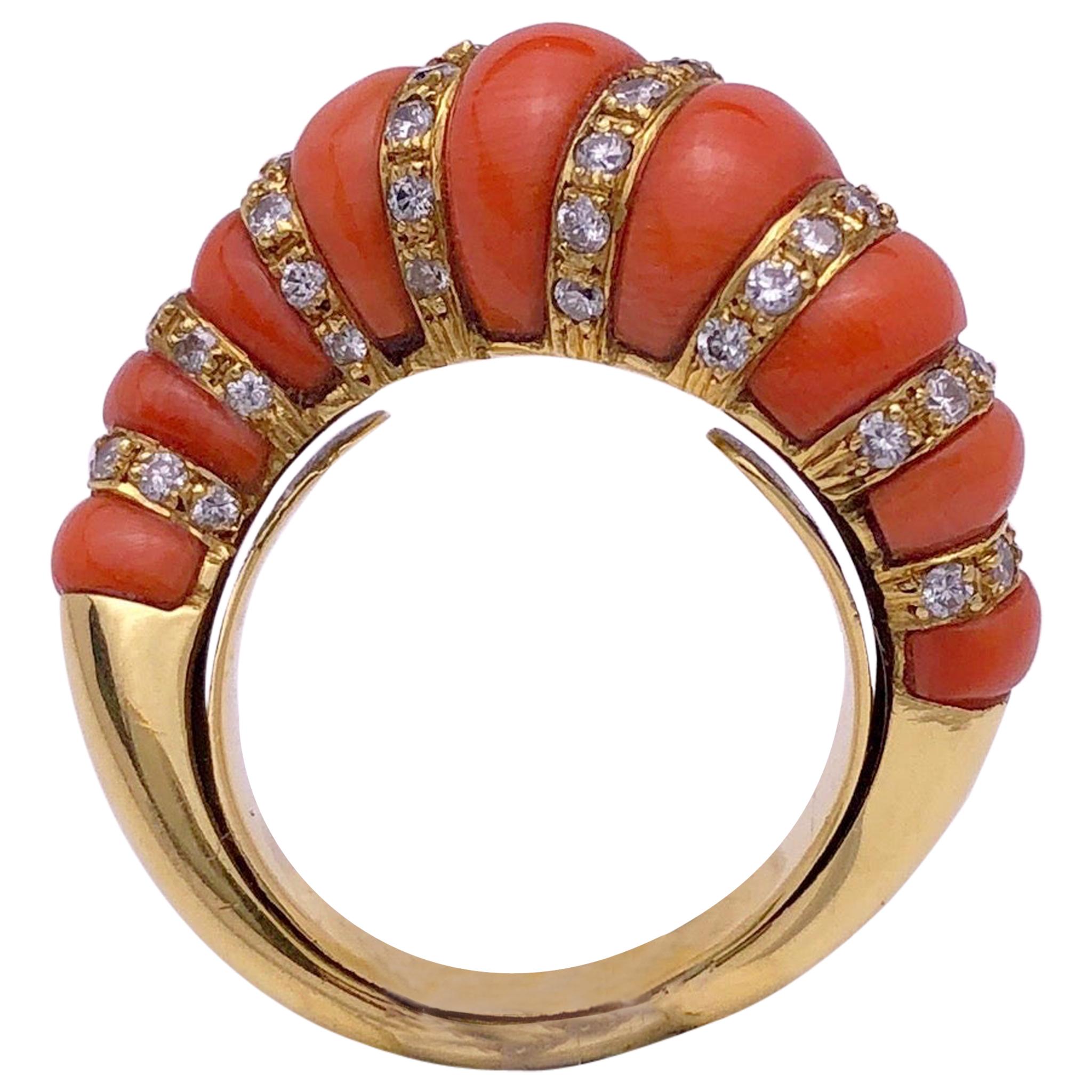 18 Karat Yellow Gold Vintage Ring with Coral and Diamonds