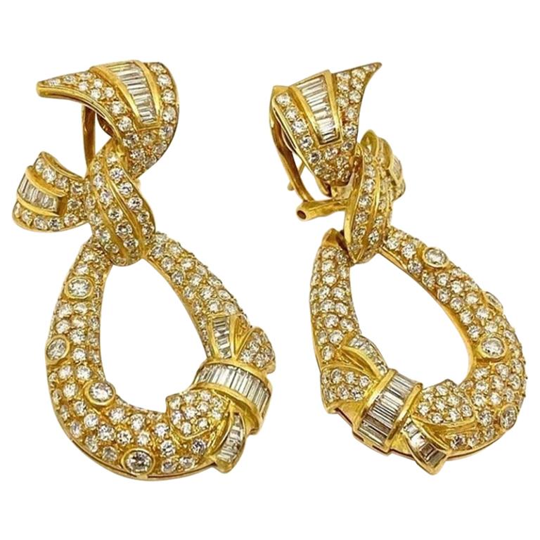 18 Karat Yellow Gold Vintage White Diamond Drop Earrings For Sale