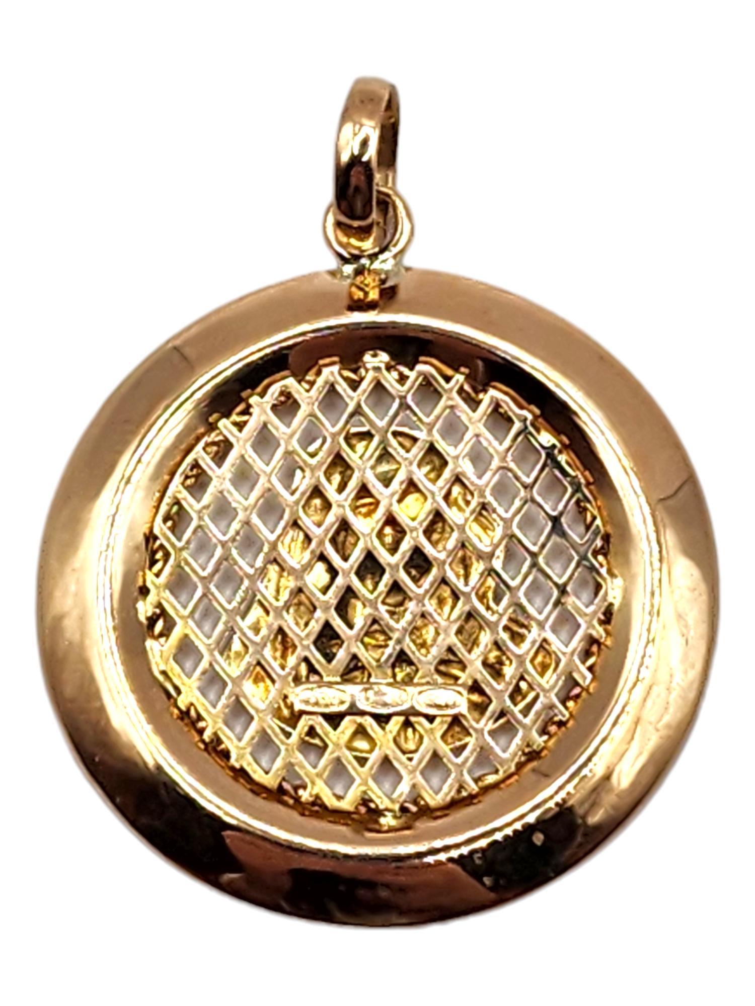 Pendentif Vierge Marie en or jaune 18 carats #20004 Pour femmes en vente
