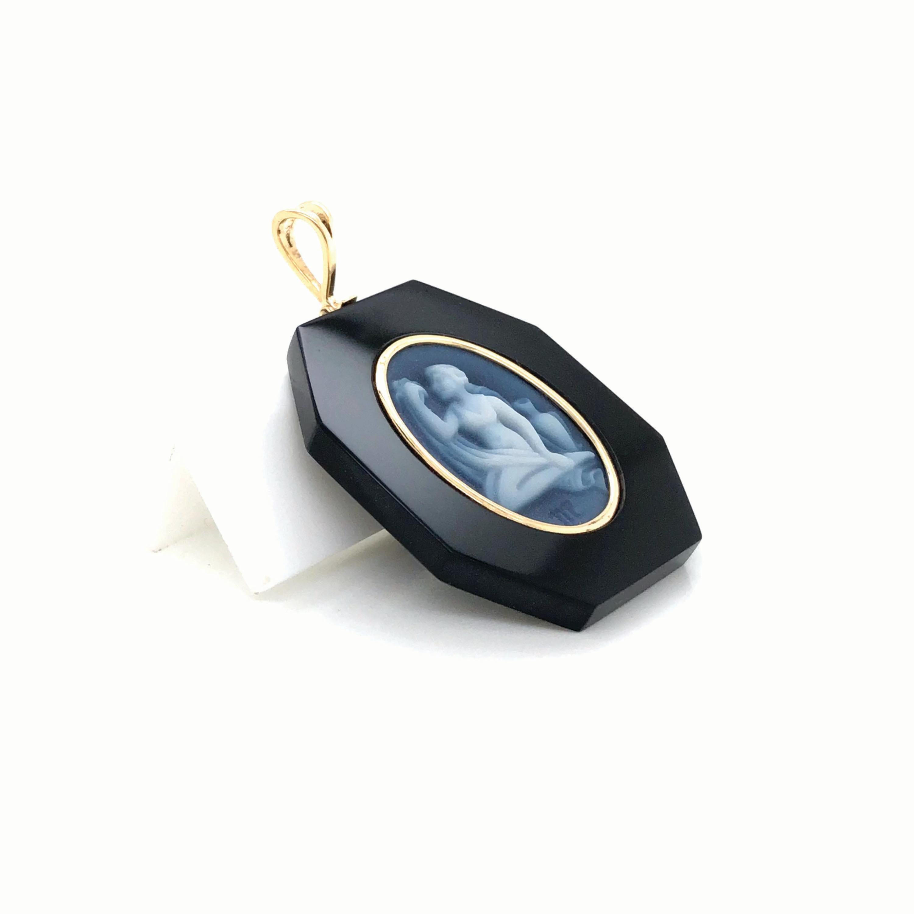 18 Karat Yellow Gold Virgo Zodiac Agate Cameo Black Onyx Pendant Necklace For Sale 3