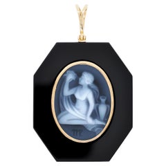 18 Karat Yellow Gold Virgo Zodiac Agate Cameo Black Onyx Pendant Necklace