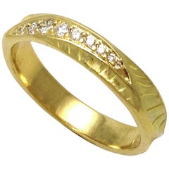 18 Karat Yellow Gold Wave Crest Wedding Band with 0.11 Carat Diamonds