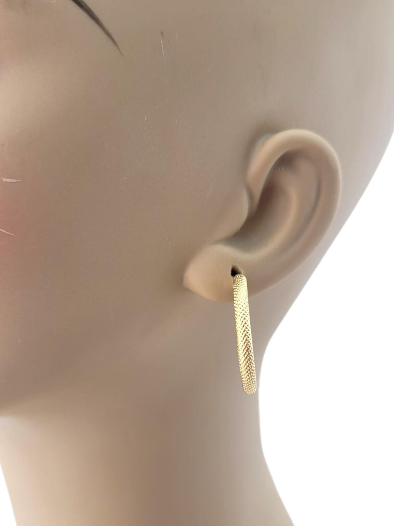 18 Karat Yellow Gold Weaved Hoop Earrings #21886 en venta 2