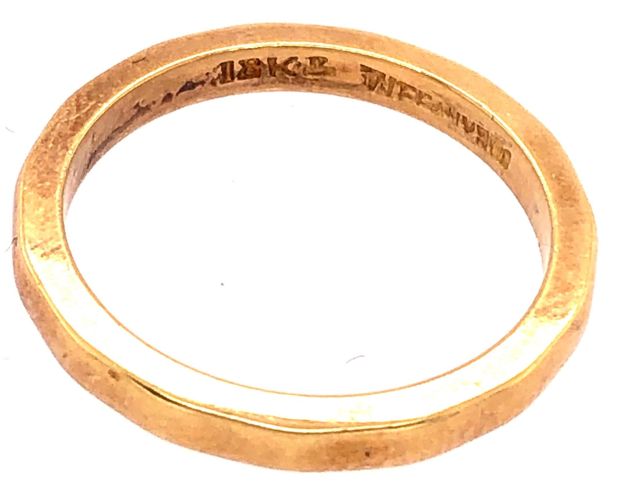 Modern 18 Karat Yellow Gold Wedding Band Bridal Ring For Sale