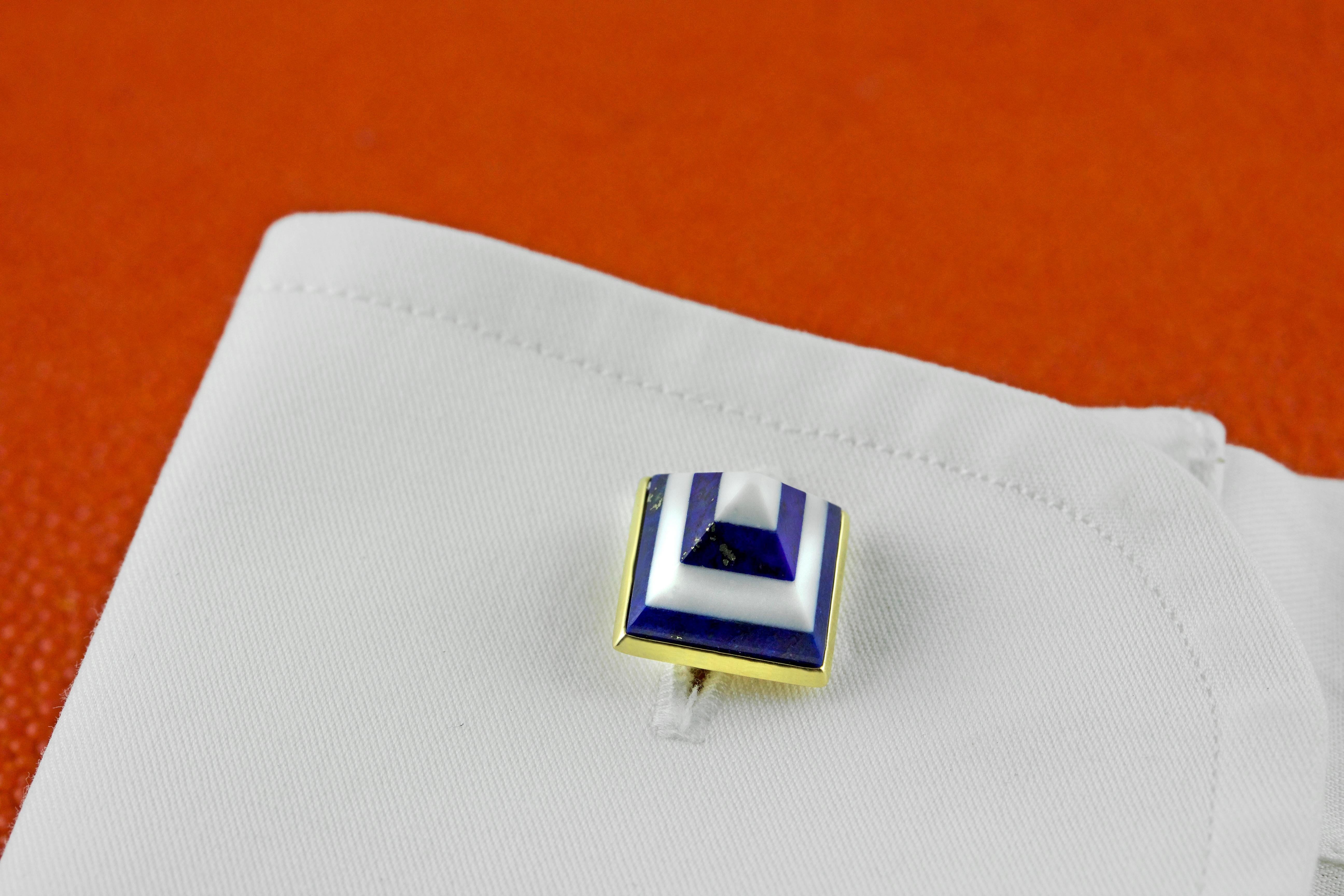 18 Karat Yellow Gold White Agate and Lapis Lazuli Pyramid Cufflinks 5