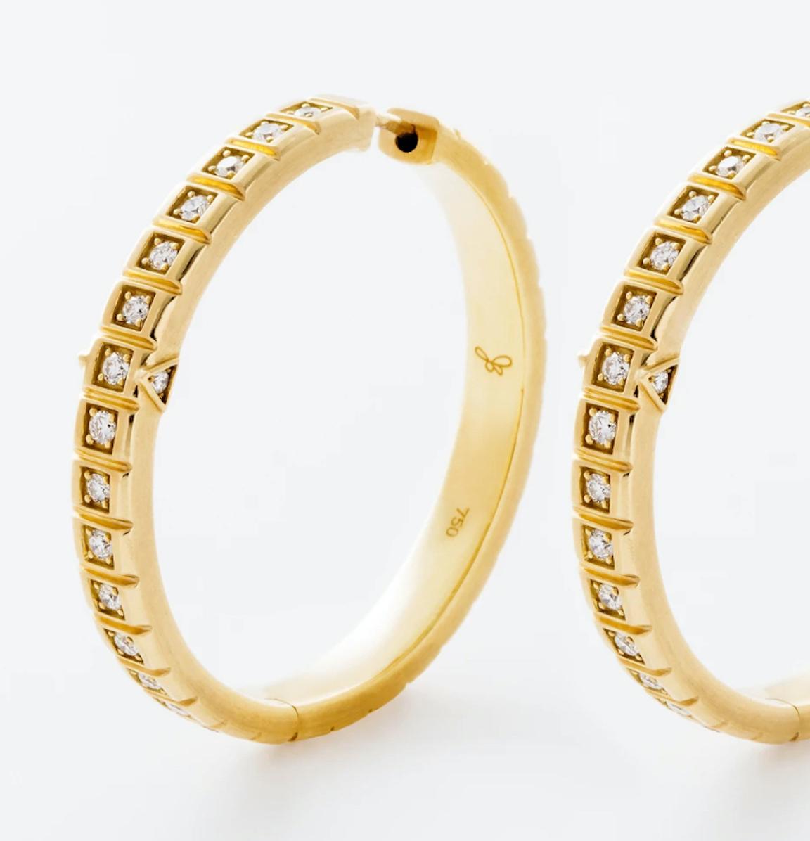 18 Karat Yellow Gold White Diamond Large Carousel Hoops In New Condition For Sale In Novato, CA