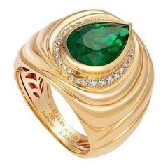18 Karat Yellow Gold, White Diamonds and Emerald Ring