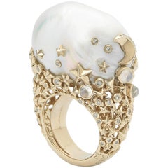 18 Karat Yellow Gold White Diamonds Baroque Pearl Moonstone Cocktail Ring