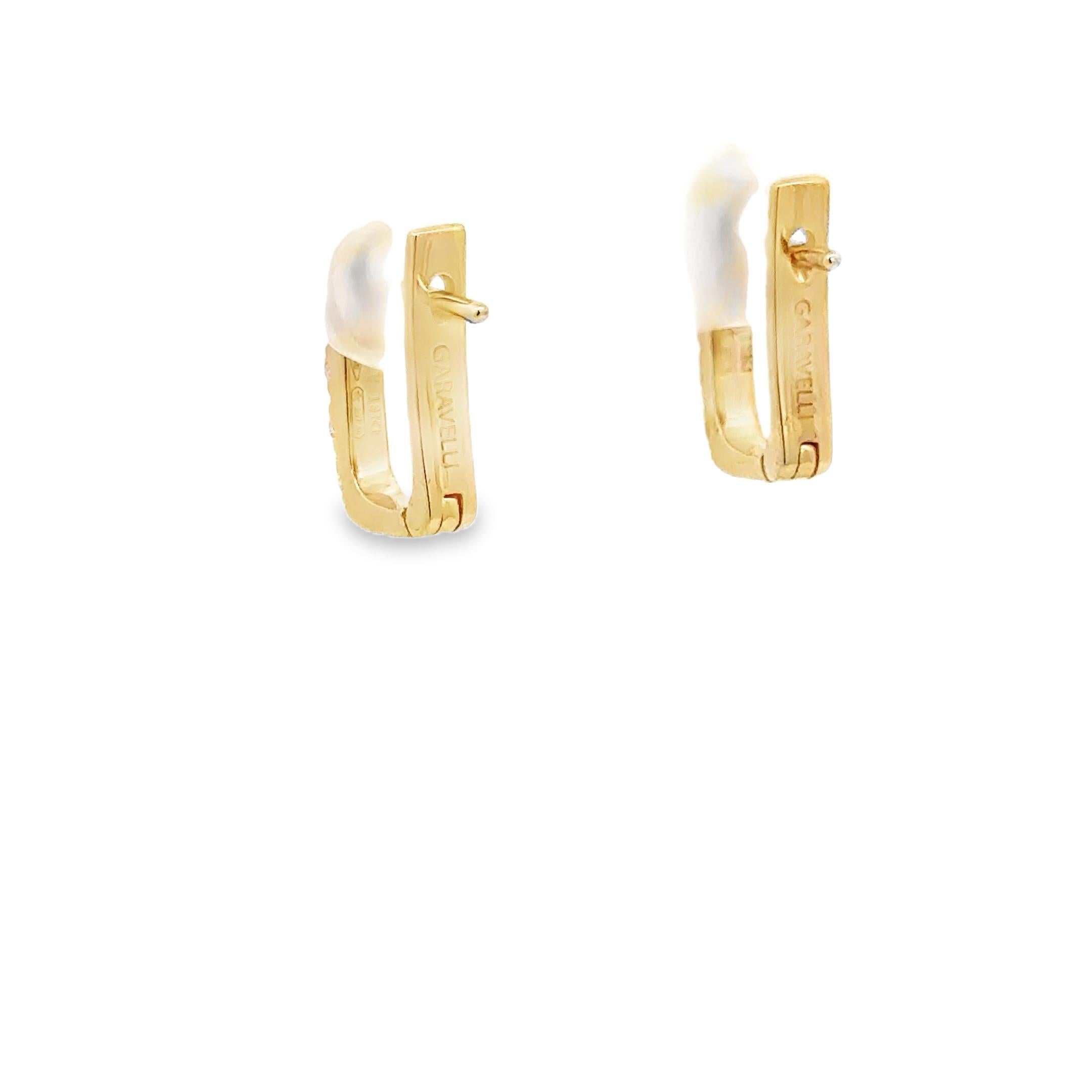 Garavelli, nouvelles boucles d'oreilles Huggie en or jaune 18 carats et diamants blancs en vente 2
