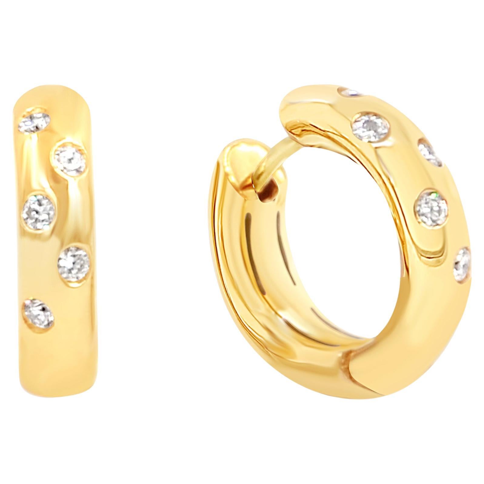 18 Karat Yellow Gold White Diamonds Garavelli Round Huggie Earrings