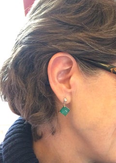 18 Karat Yellow Gold White Diamonds Green Agate Pendant Modern Design Earrings