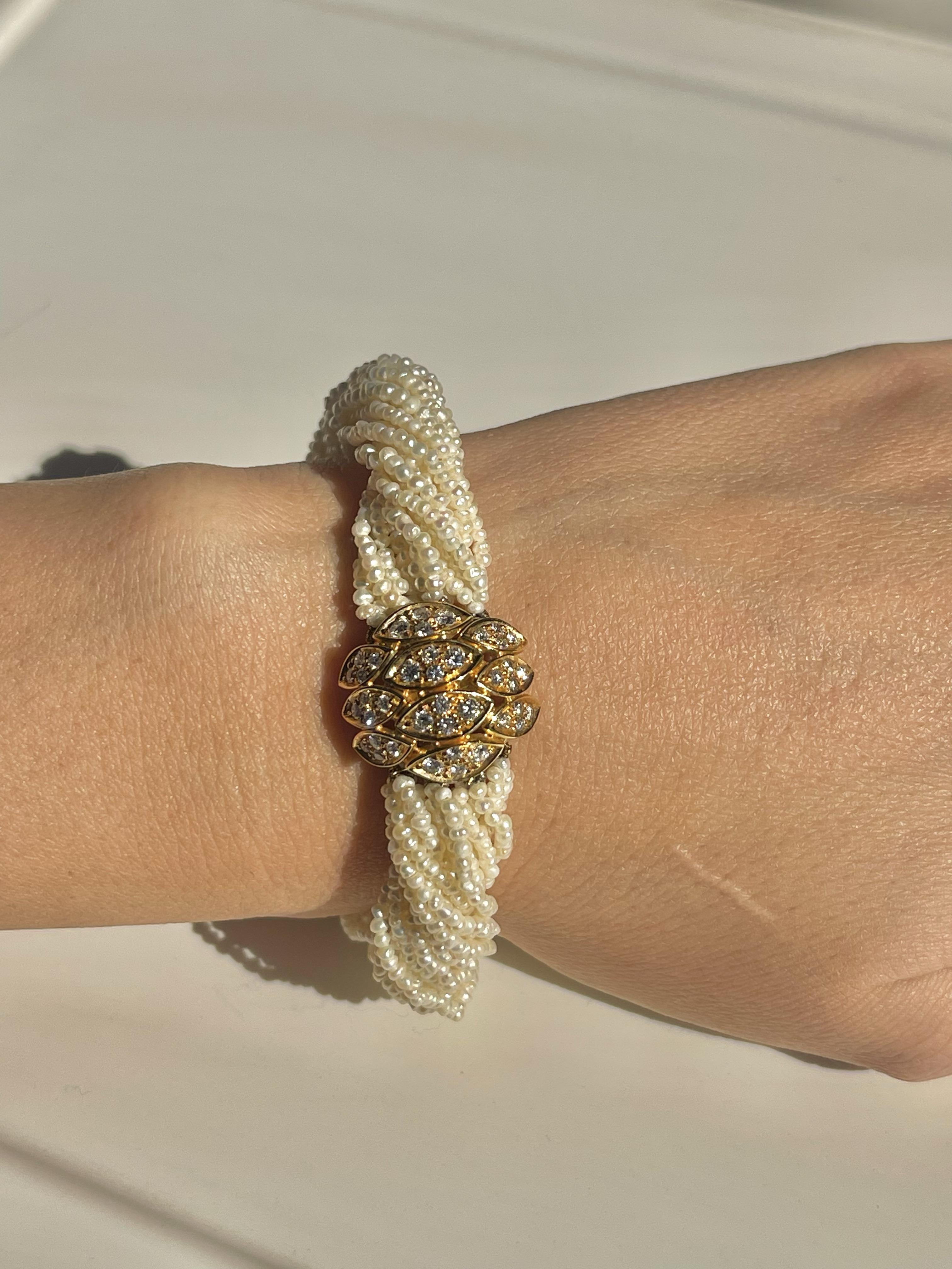 18 Karat Gelbgold Weiße Diamanten Multistrang Perlen Vintage-Armband (Gemischter Schliff) im Angebot