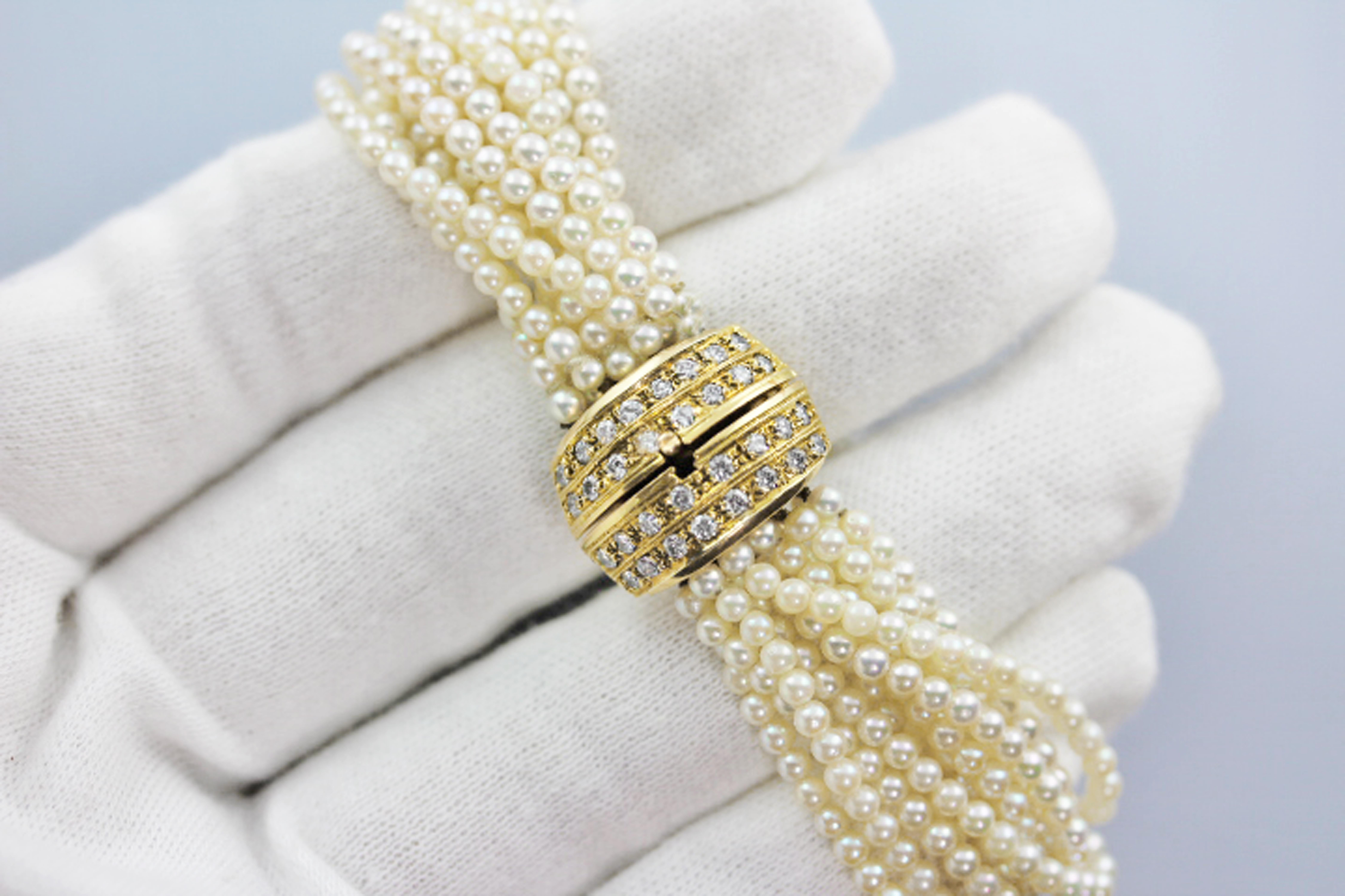 18 Karat Yellow Gold White Diamonds Multi Strand Pearls Vintage Bracelet In Good Condition In Milano, IT