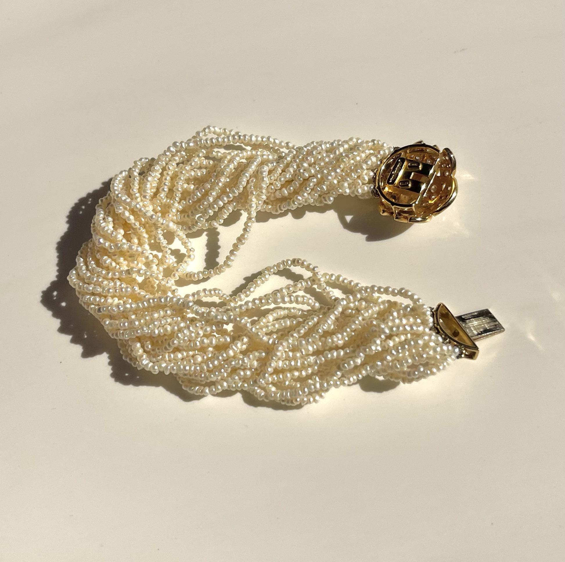 18 Karat Gelbgold Weiße Diamanten Multistrang Perlen Vintage-Armband im Angebot 4