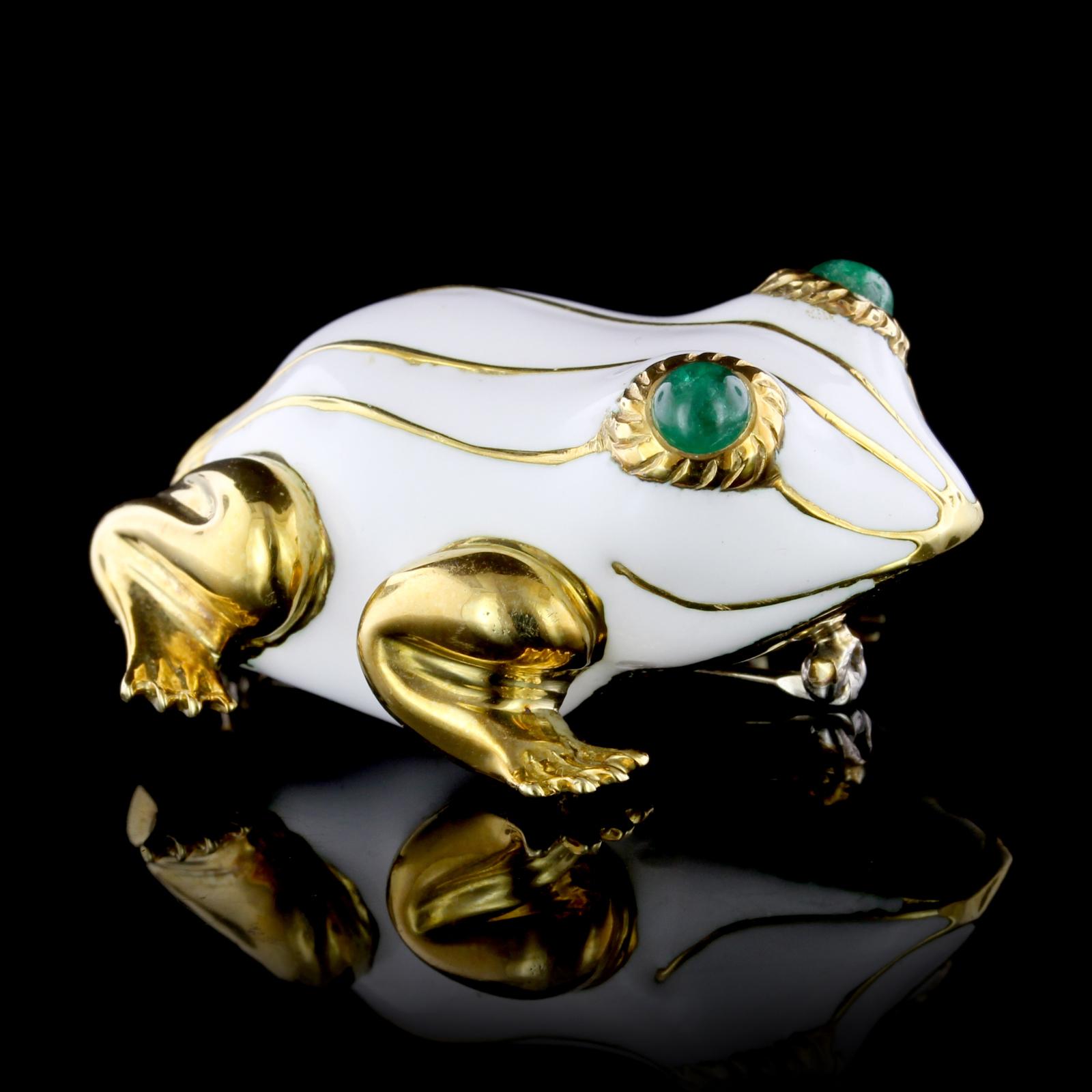 18 Karat Yellow Gold White Enamel and Emerald Frog Brooch In Good Condition For Sale In Nashua, NH