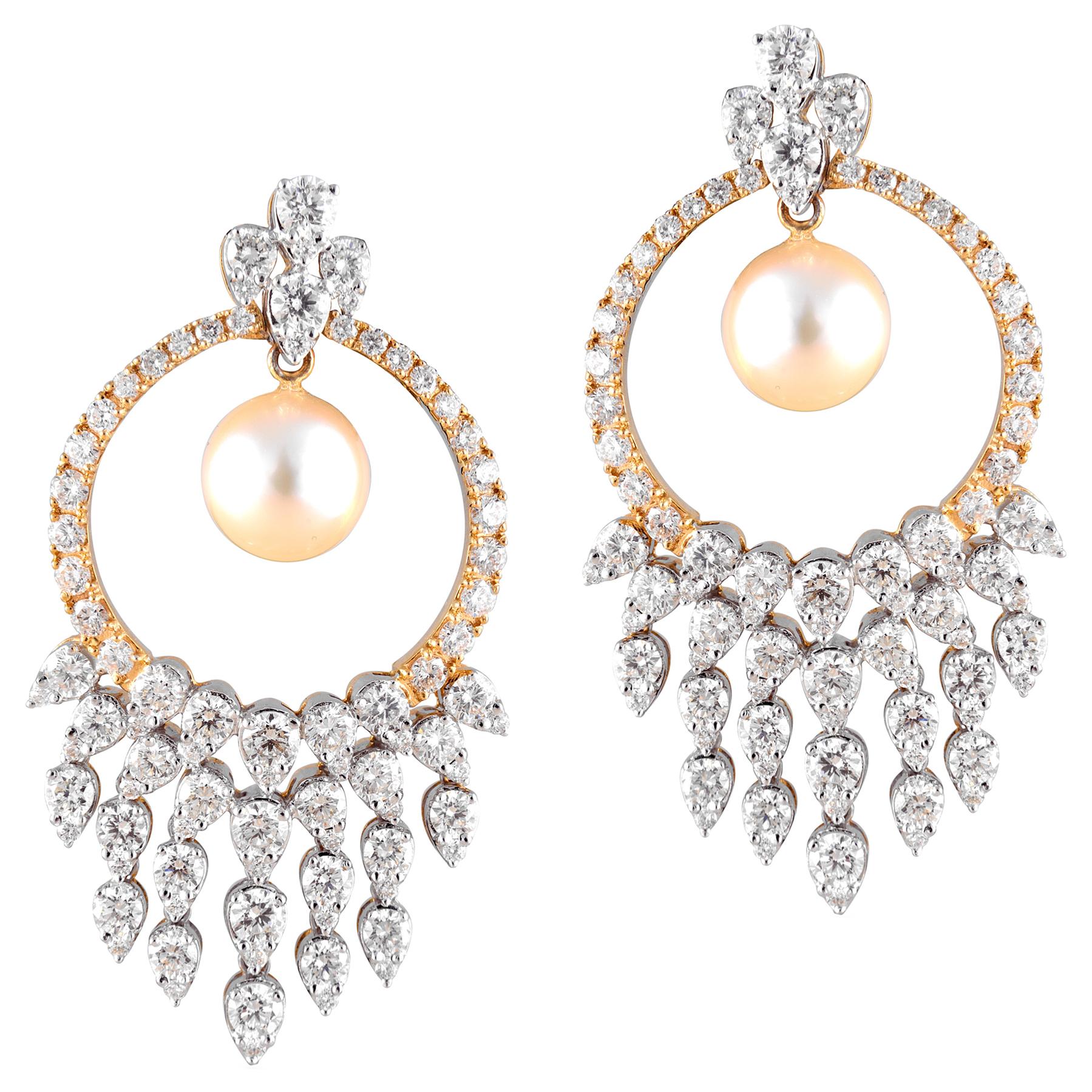 Boucles d'oreilles lustre en or jaune 18 carats, perles d'or blanc et diamants blancs