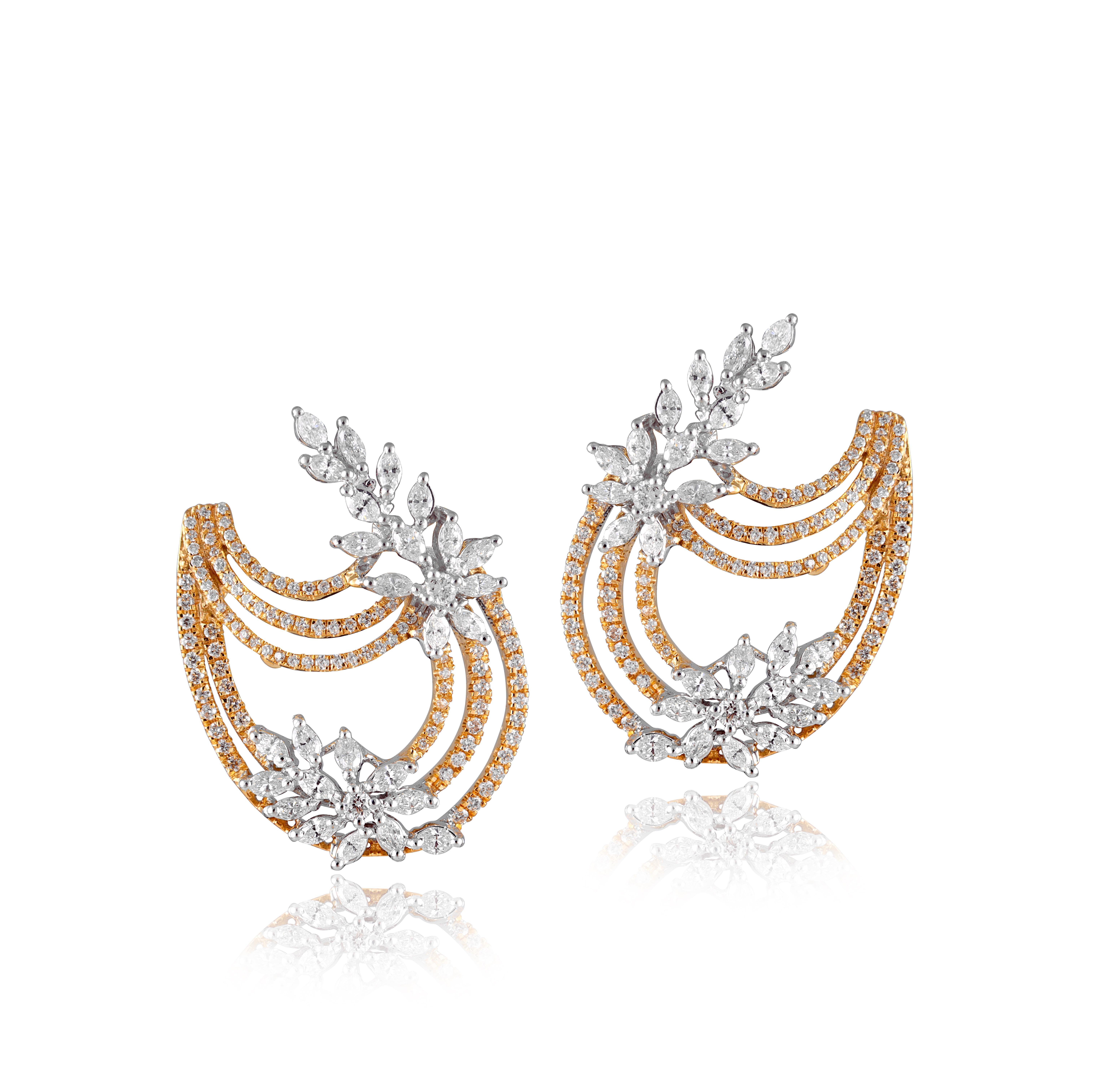 Mixed Cut 18 Karat Yellow Gold White Gold White Diamond Earrings For Sale