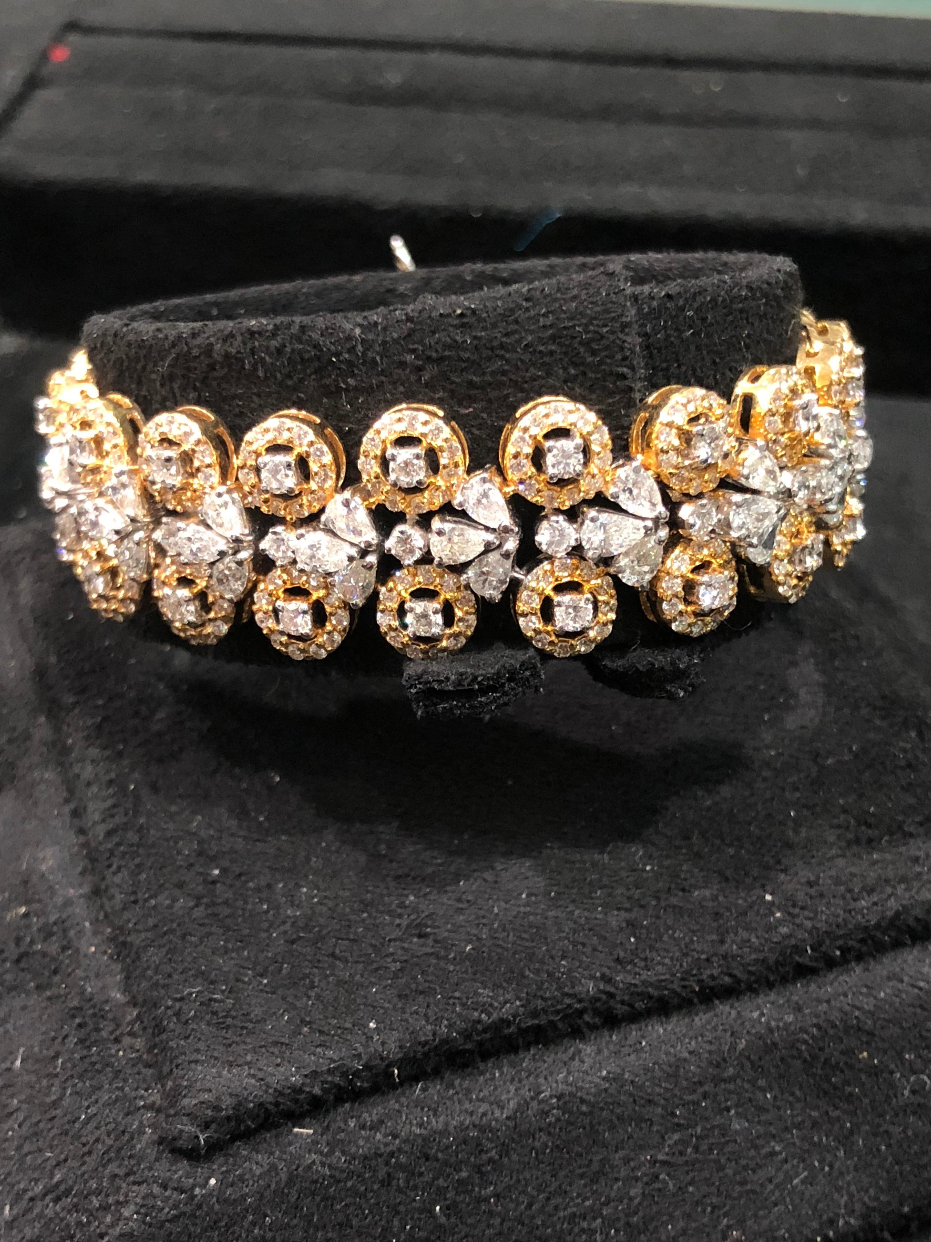 Taille mixte Bracelet tennis en or jaune 18 carats, or blanc et diamants blancs en vente