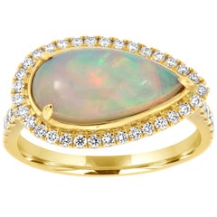 18 Karat Yellow Gold White Opal Ring '3 Carat'