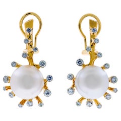 18 Karat Yellow Gold White South Sea Pearls and 0.8 Carat Diamonds Earrings