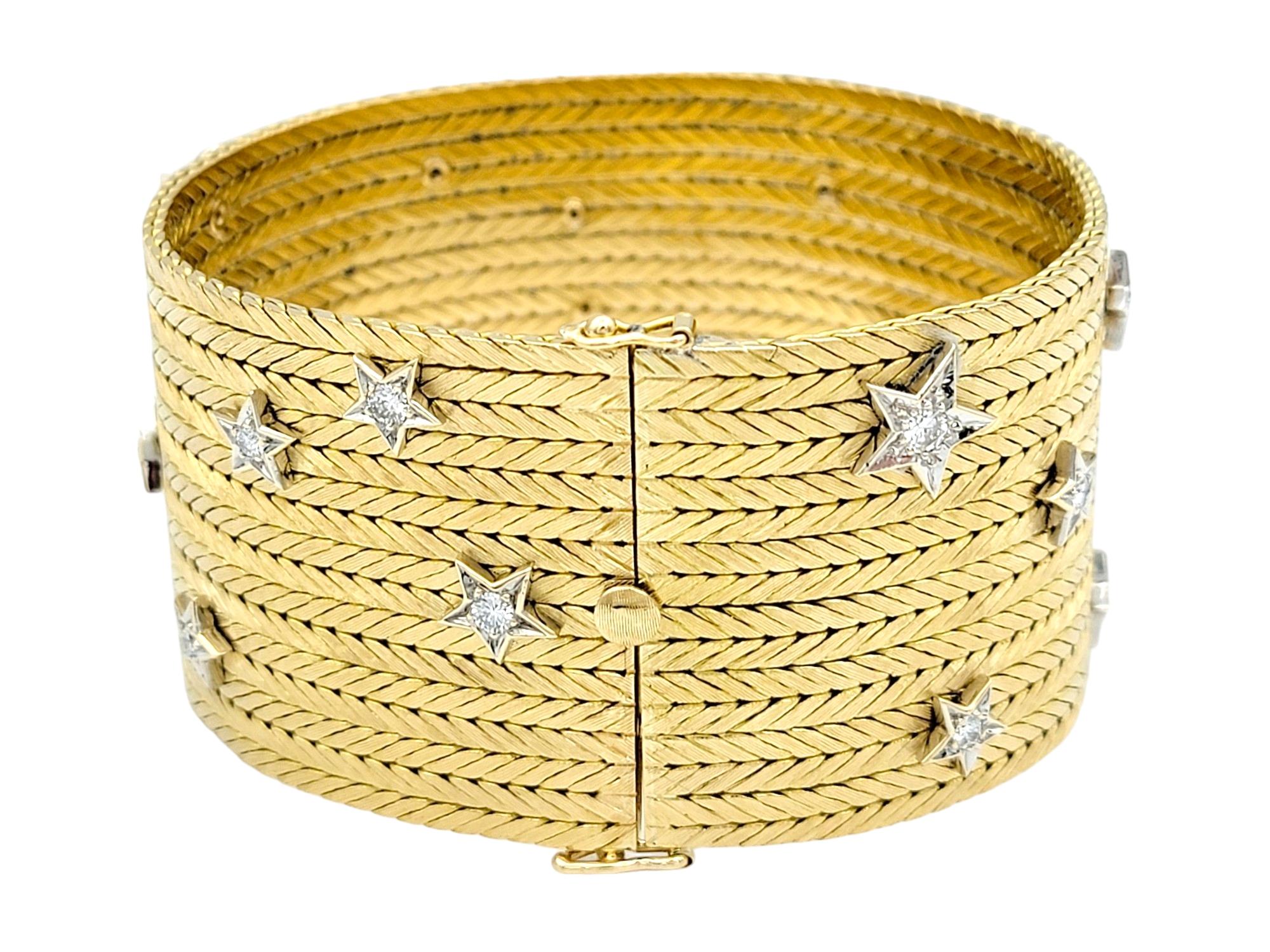 Breites geflochtenes Manschettenarmband aus 18 Karat Gelbgold mit Diamant-Mond- und Sternenmotiv im Angebot 3